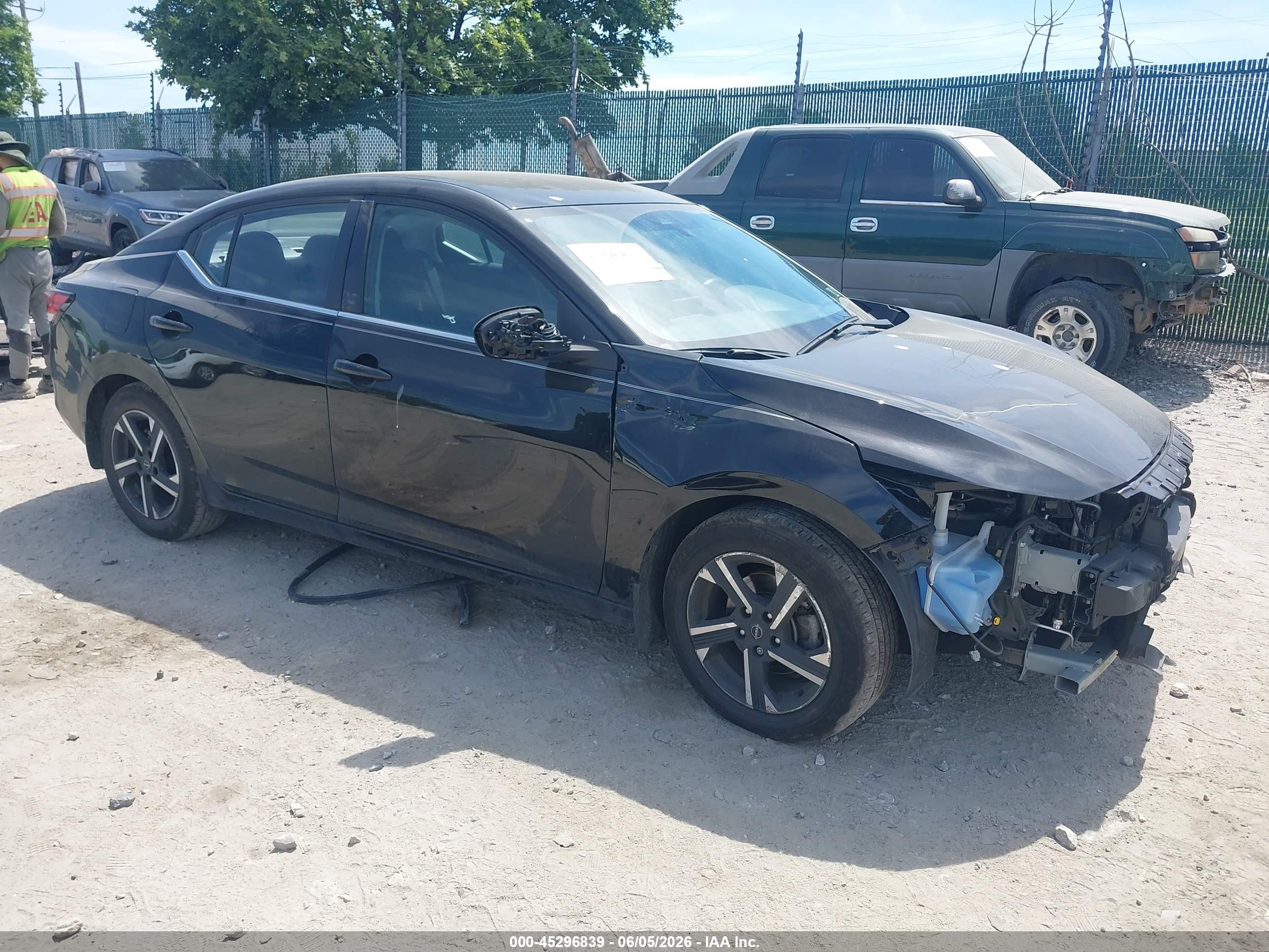2025 Nissan Sentra SV, VIN 3N1AB8CV9SY224108 — Бок