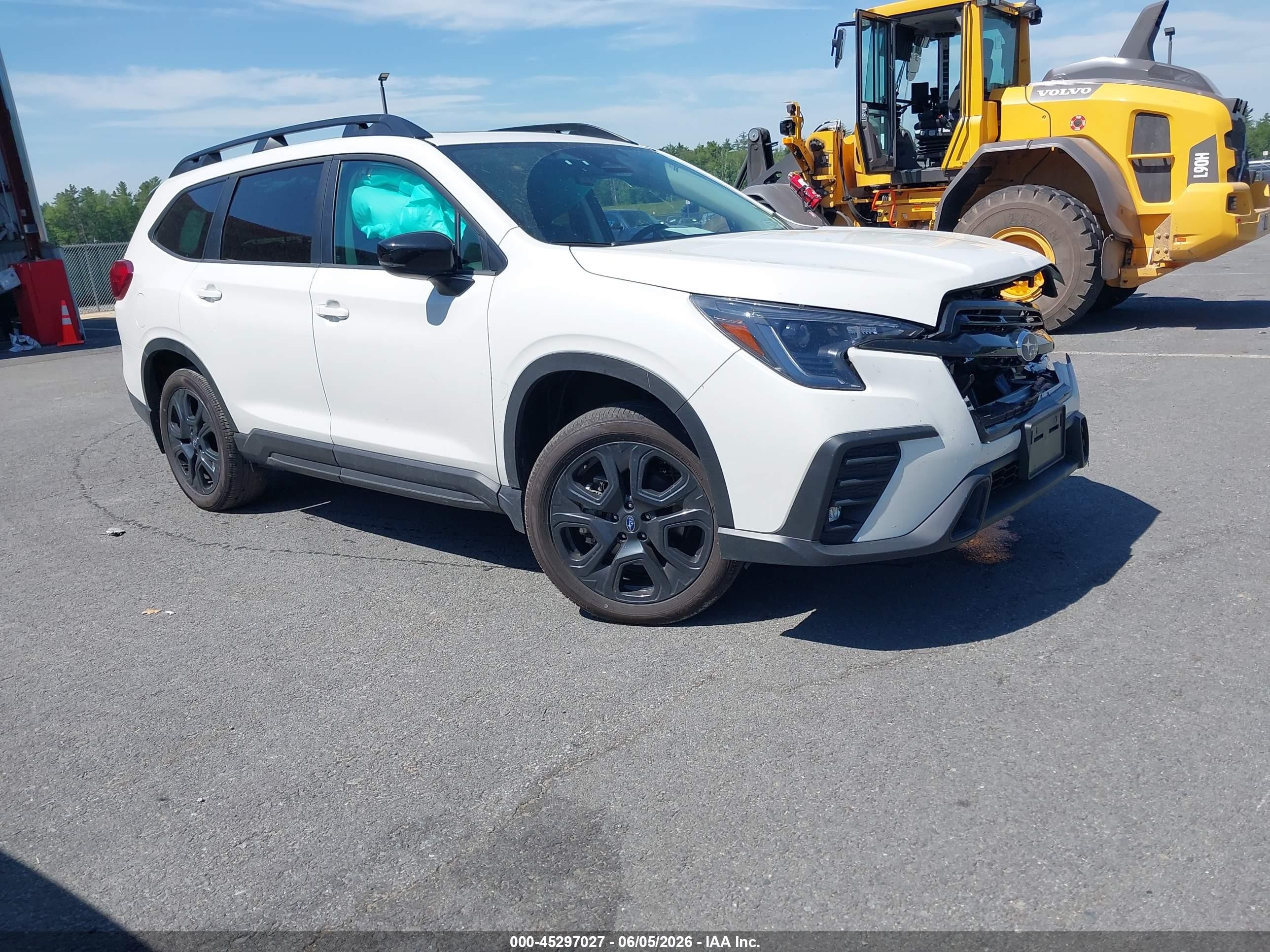 2025 Subaru Ascent Onyx, VIN 4S4WMAFD1S3444788 — Front end