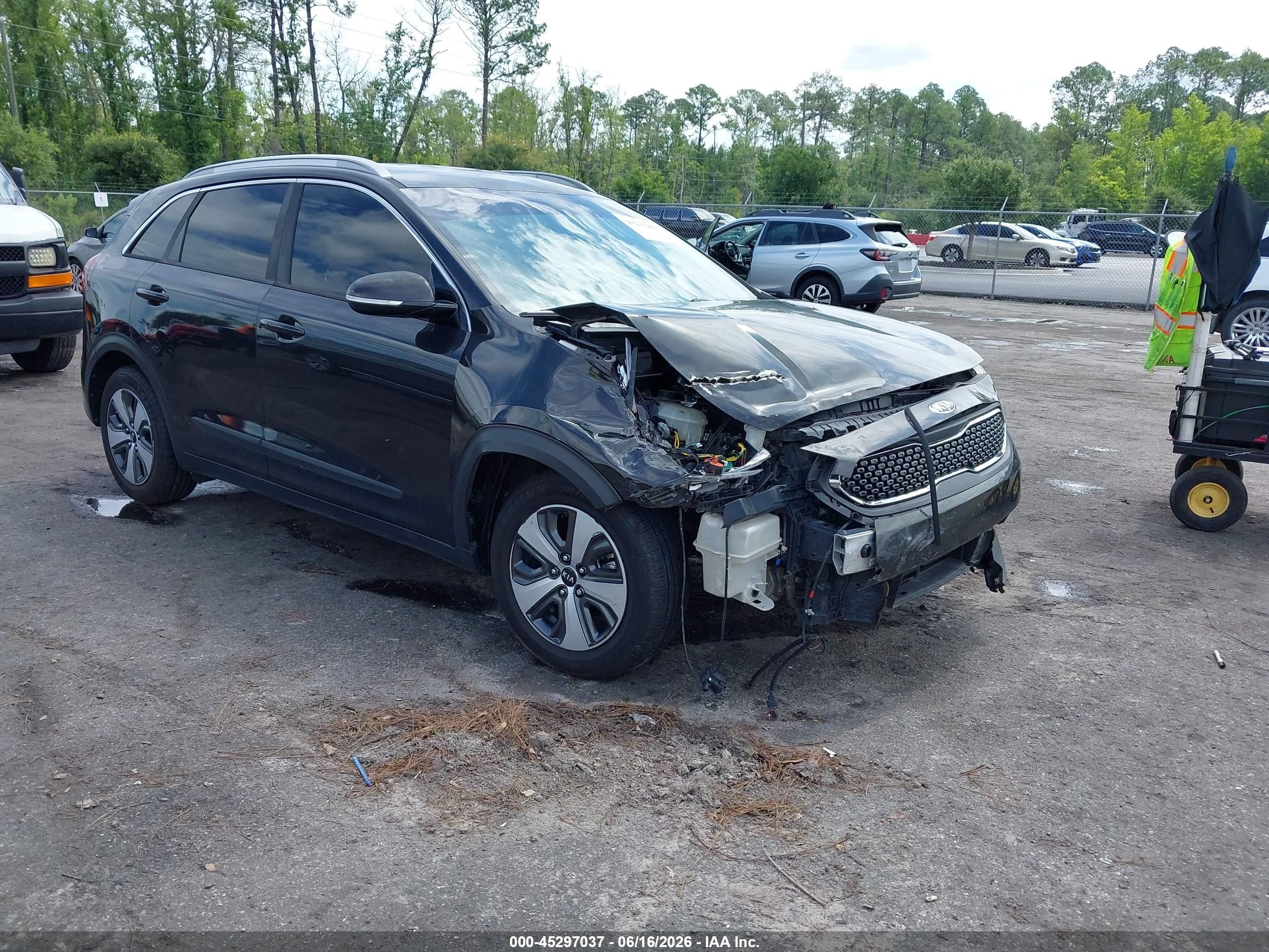 2017 Kia Niro EX, VIN KNDCC3LC1H5069791 — Перед