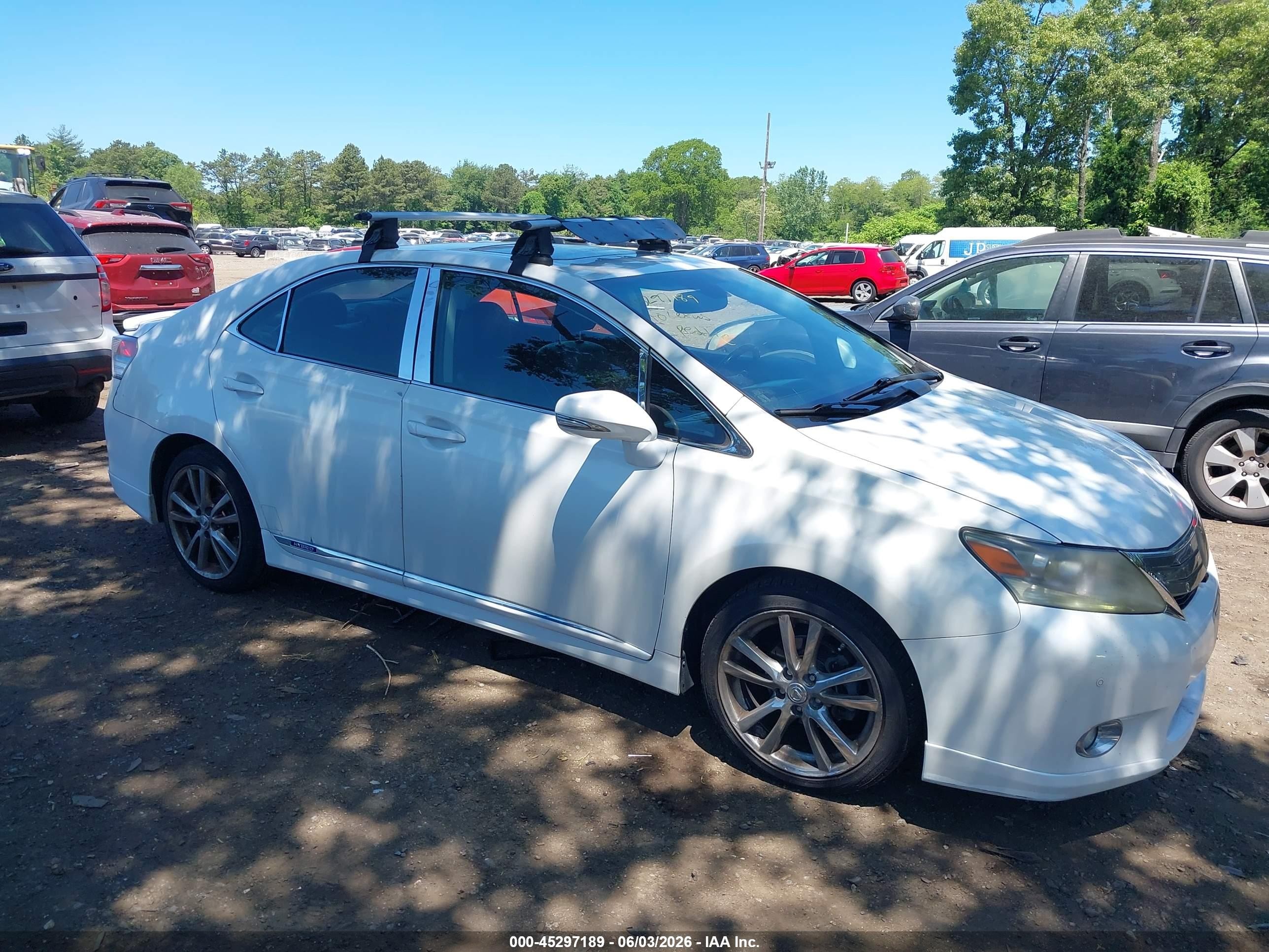2010 Lexus HS 250h Premium, VIN JTHBB1BA1A2006859 — Normal wear