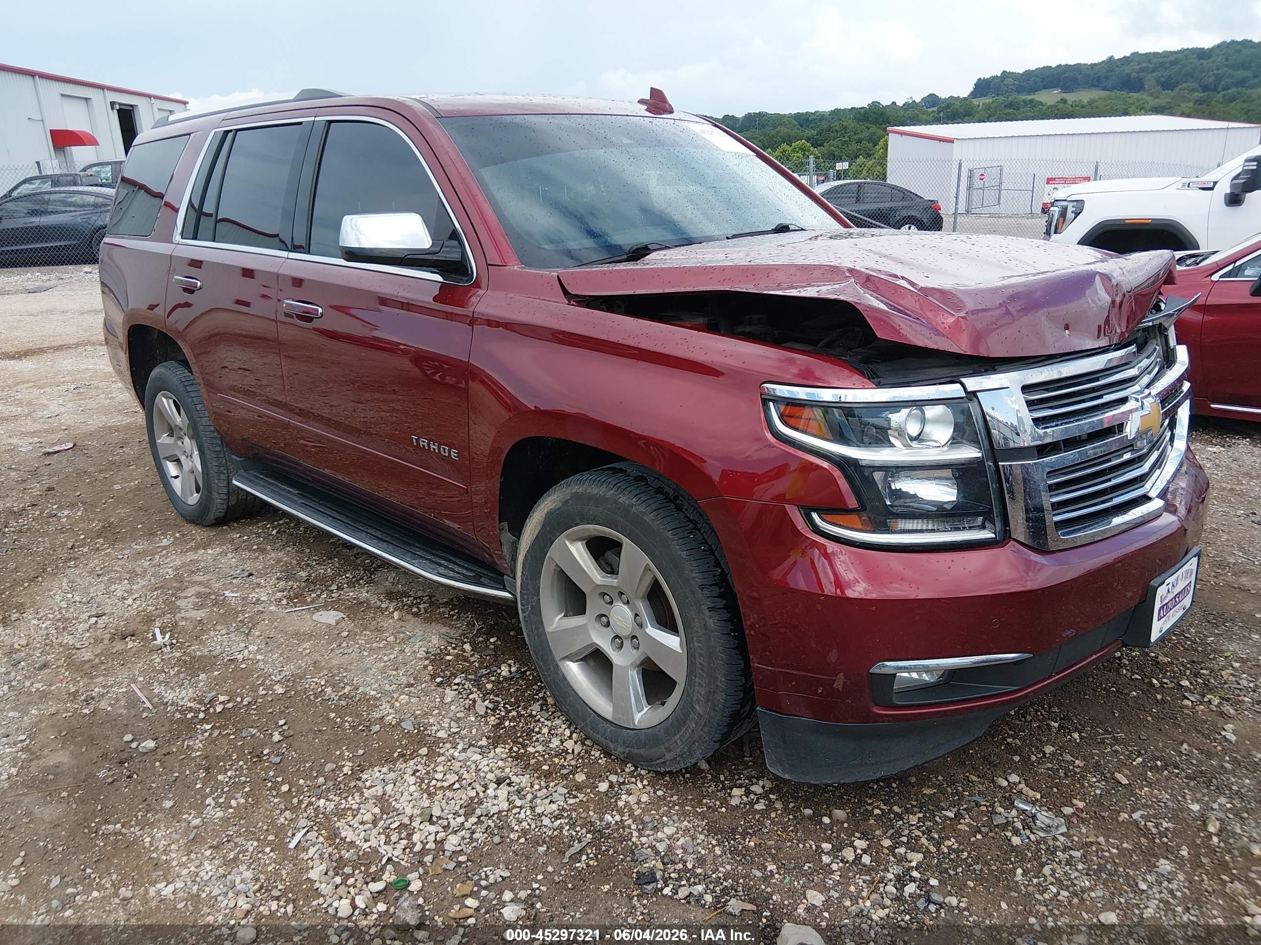 2017 Chevrolet Tahoe Premier, VIN 1GNSKCKC7HR180250 — Front end
