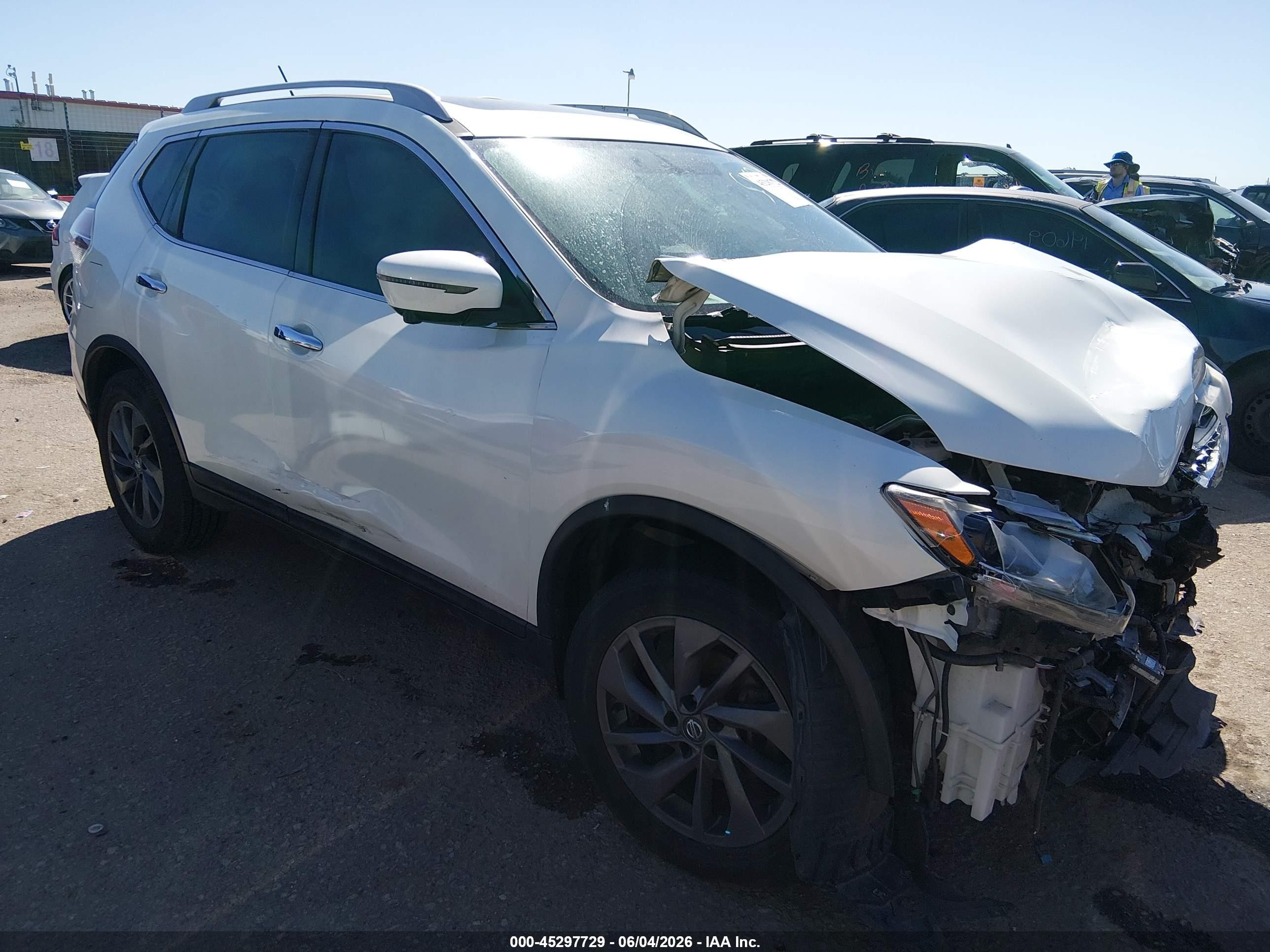 2016 Nissan Rogue S, VIN 5N1AT2MV1GC892535 — Front end