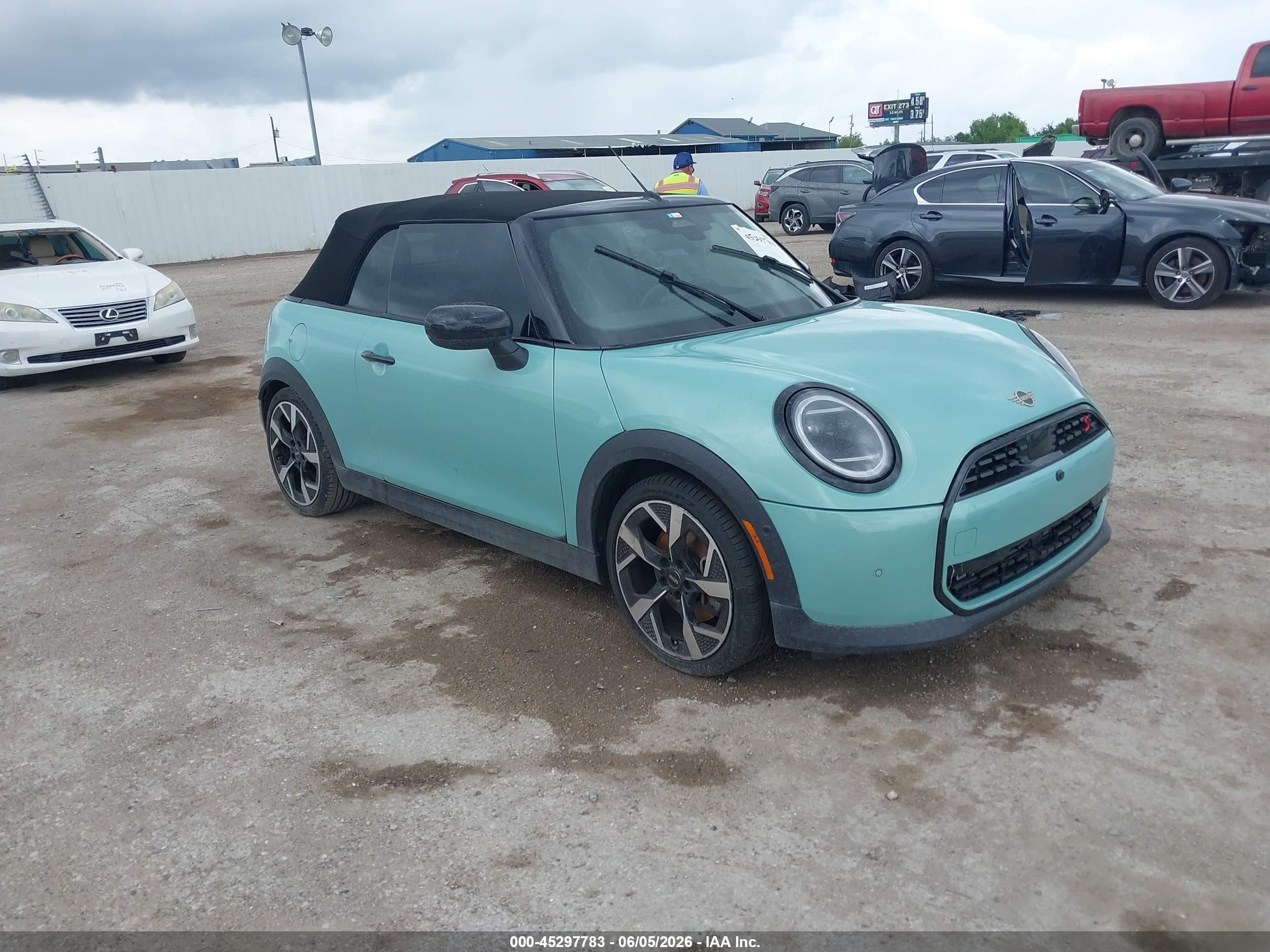 2026 MINI Convertible Cooper Signature, VIN WMW23GX09T2X74848 — Вода / потоп