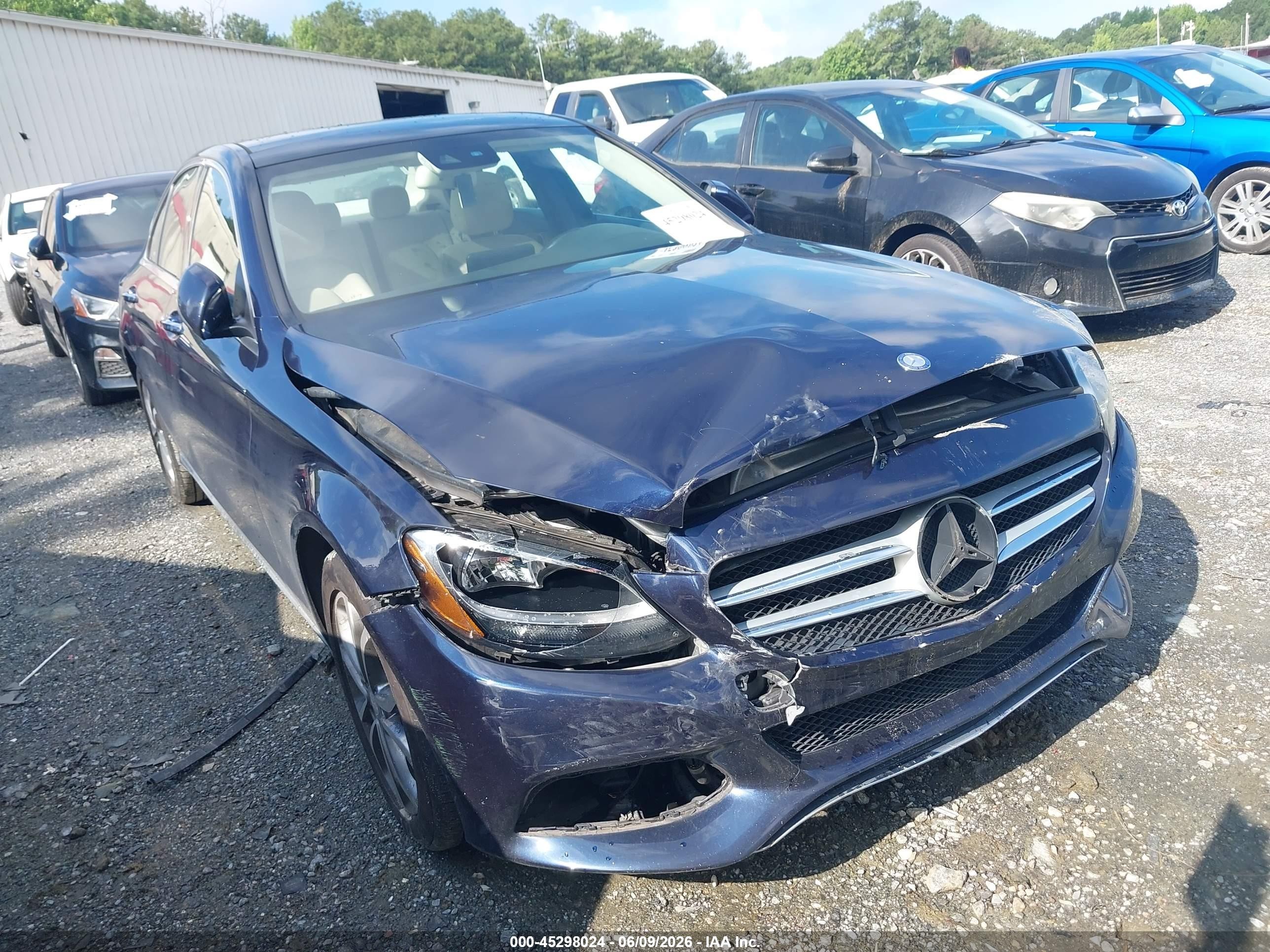 2016 Mercedes-Benz C 300 Sport, VIN 55SWF4KB7GU140281 — Front end