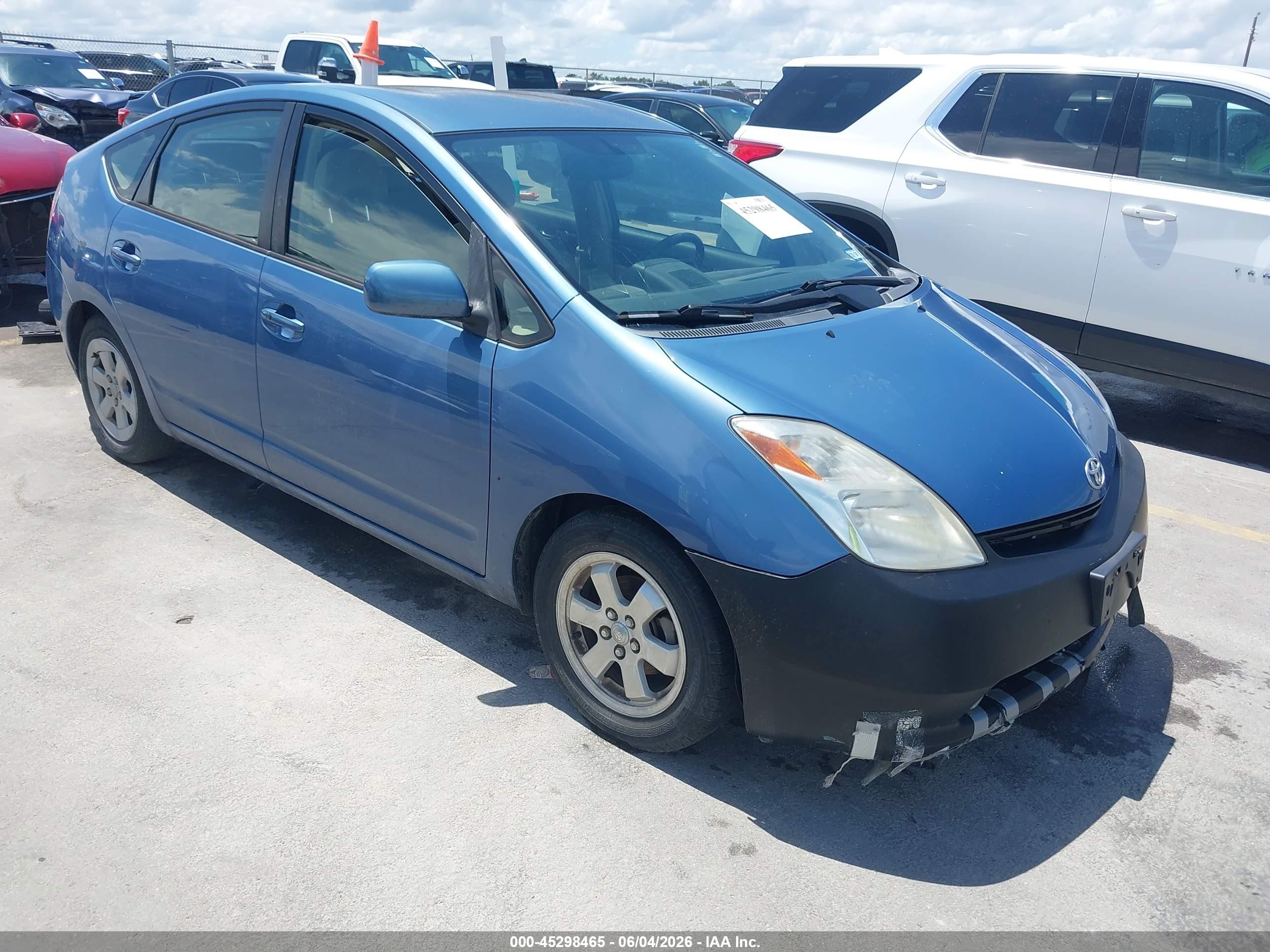 2004 Toyota Prius, VIN JTDKB20U340072026 — Normal wear
