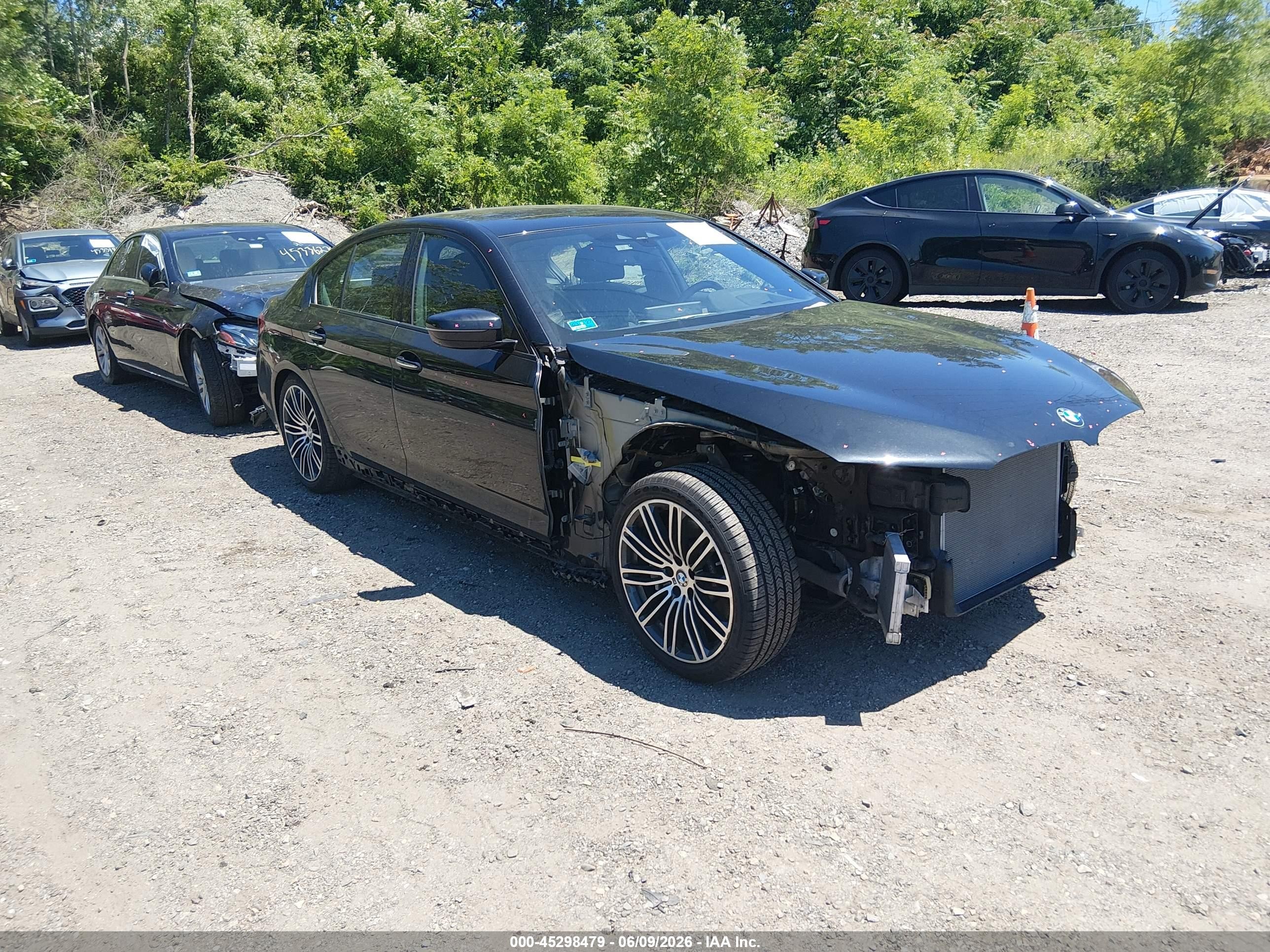 2017 BMW 5 Series 540i xDrive, VIN WBAJE7C38HG890493 — Frame damage