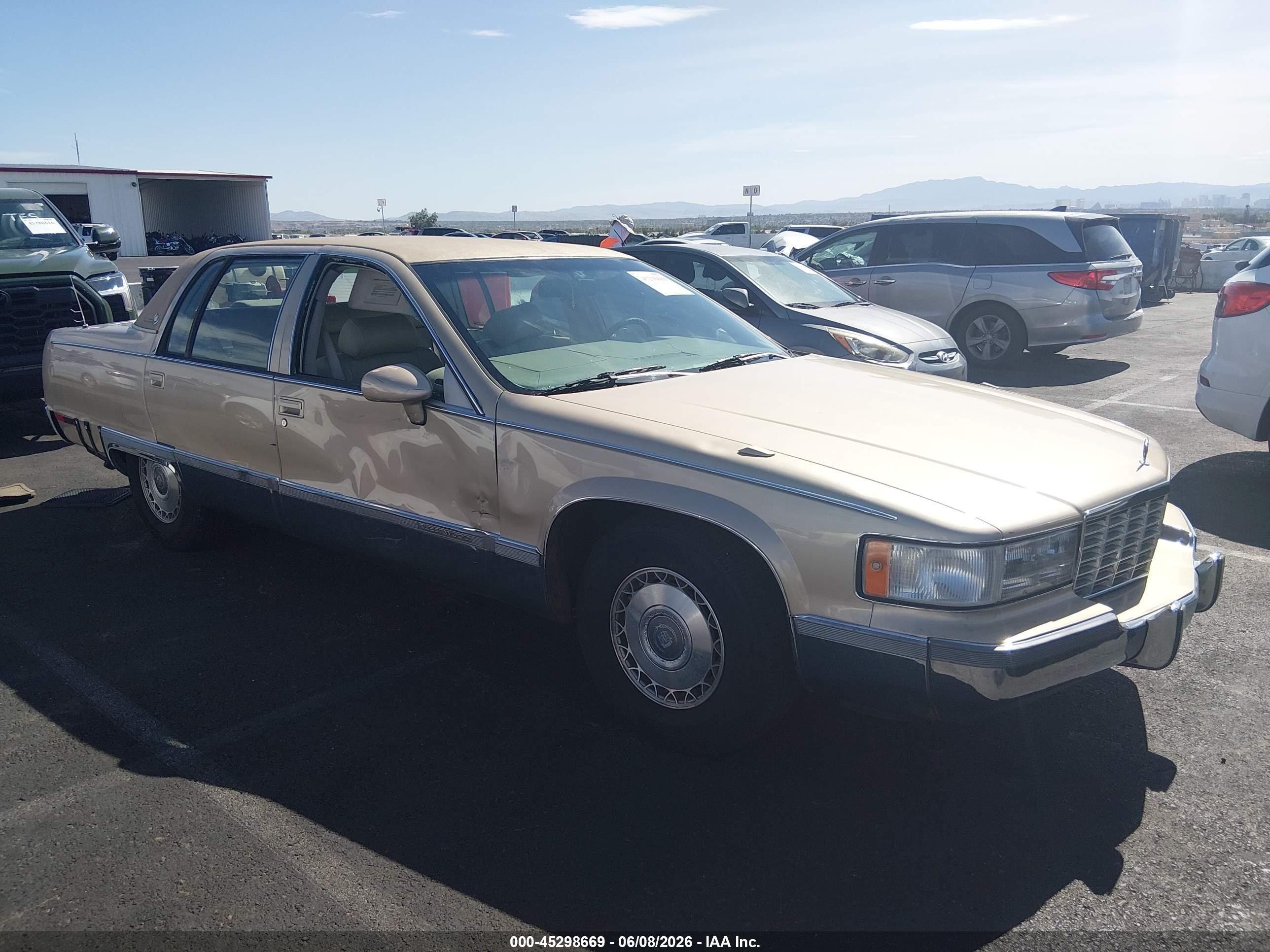1993 Cadillac Fleetwood, VIN 1G6DW527XPR712760 — Normal wear