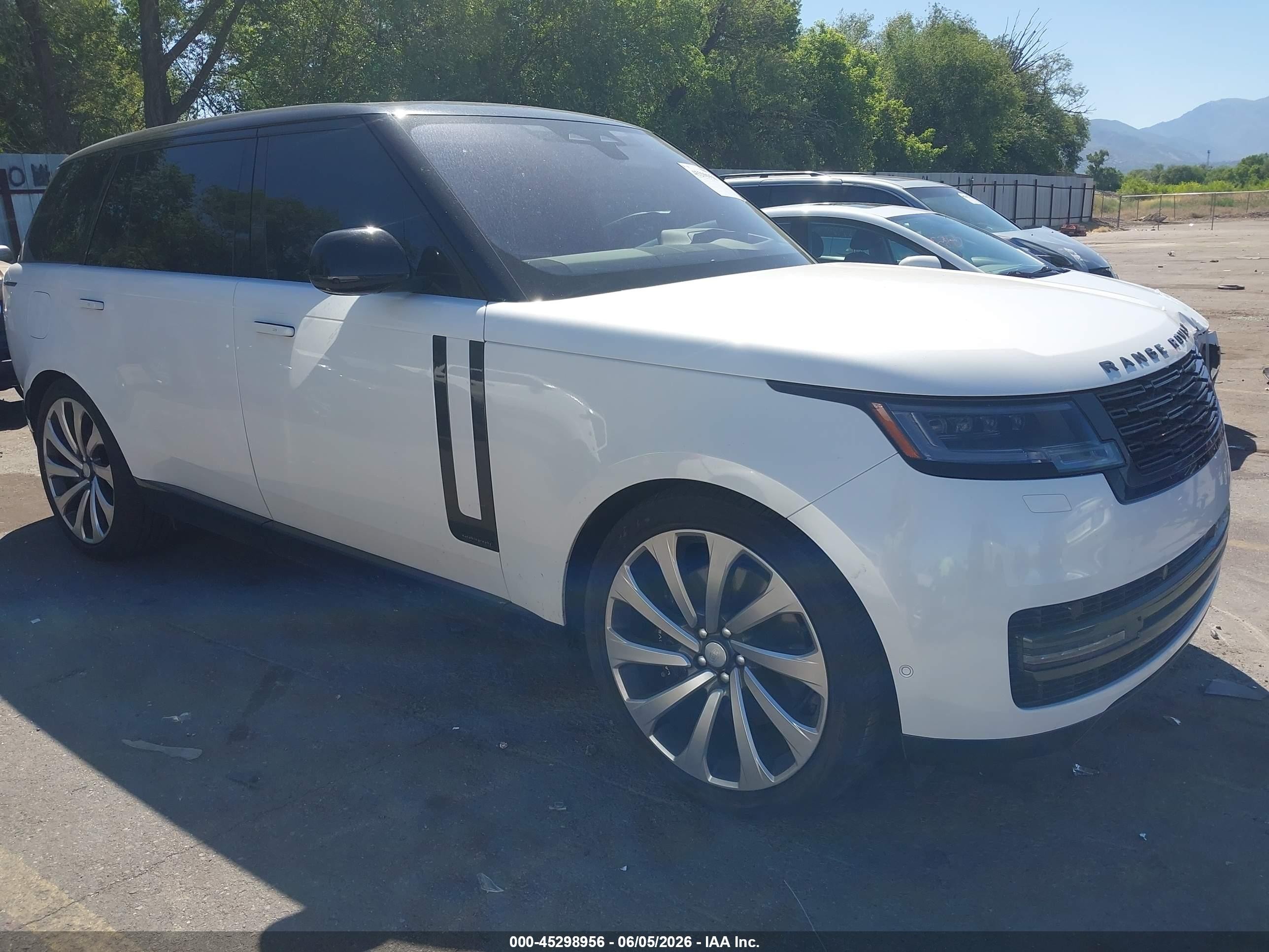 2023 Land Rover Range Rover Autobiography, VIN SALK1BE79PA013978 — Undercarriage