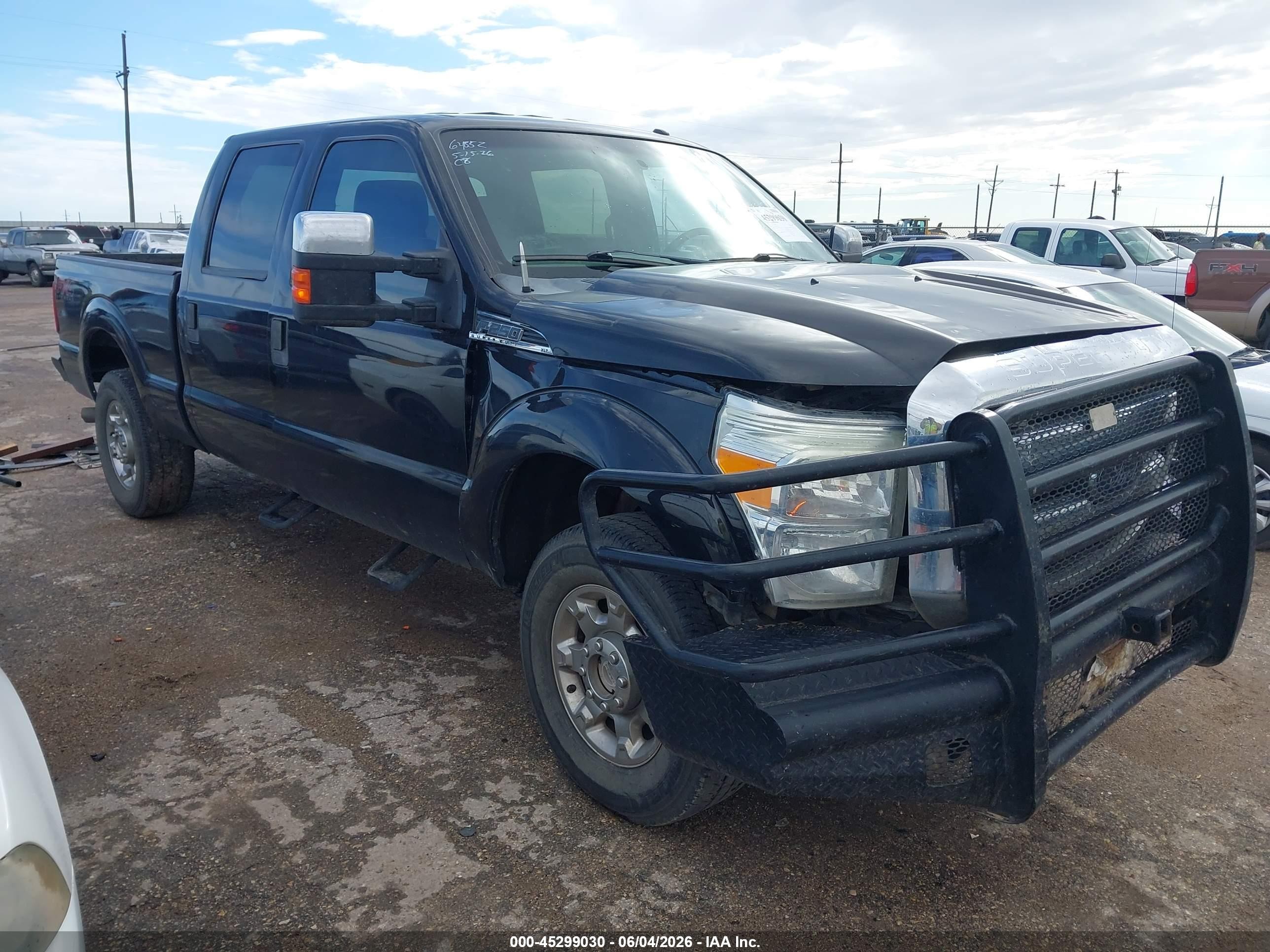 2015 Ford F-250 Lariat, VIN 1FT7W2BT7FEB86759 — Бок