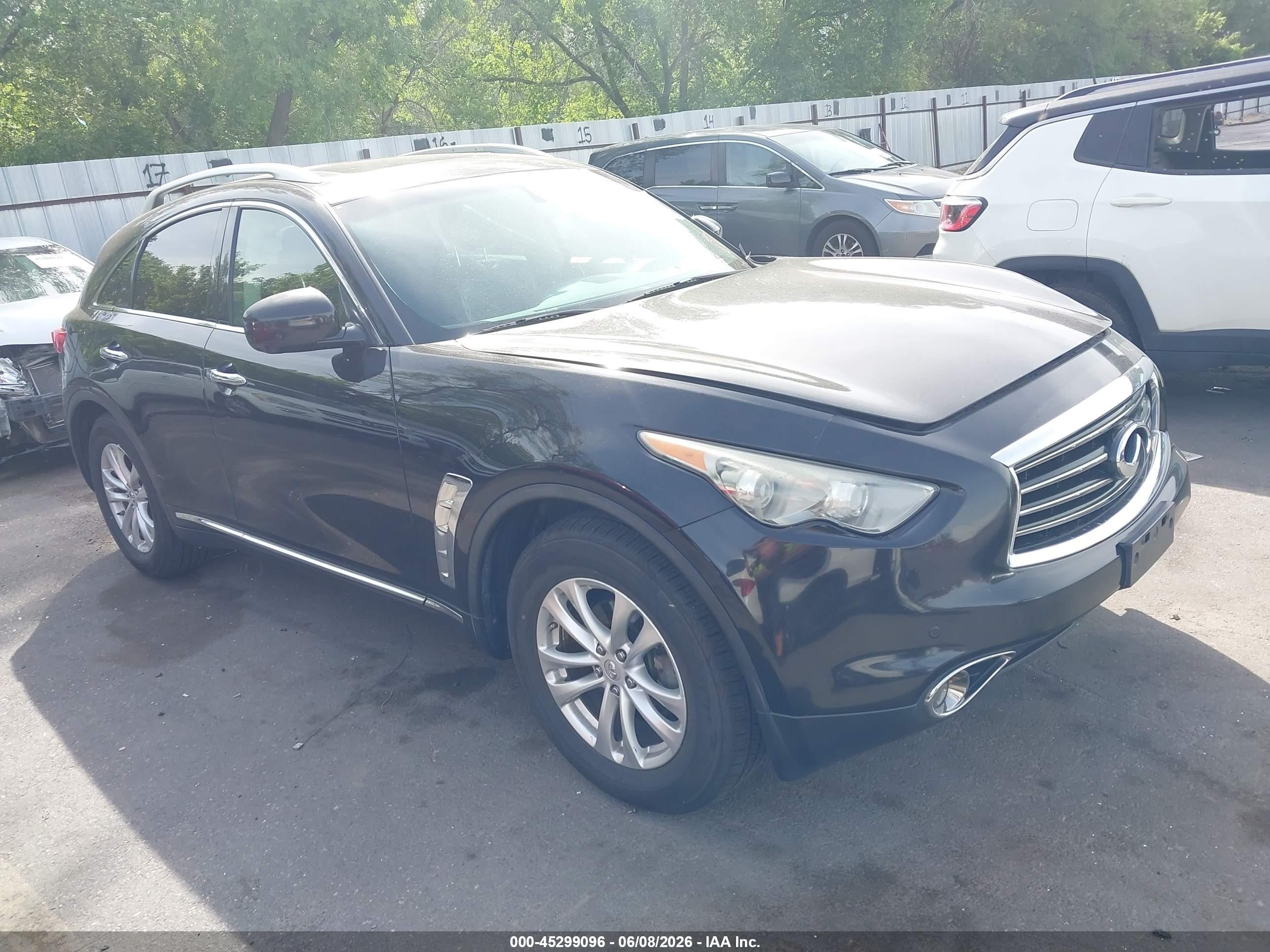 2013 Infiniti FX, VIN JN8CS1MW0DM172852 — Side