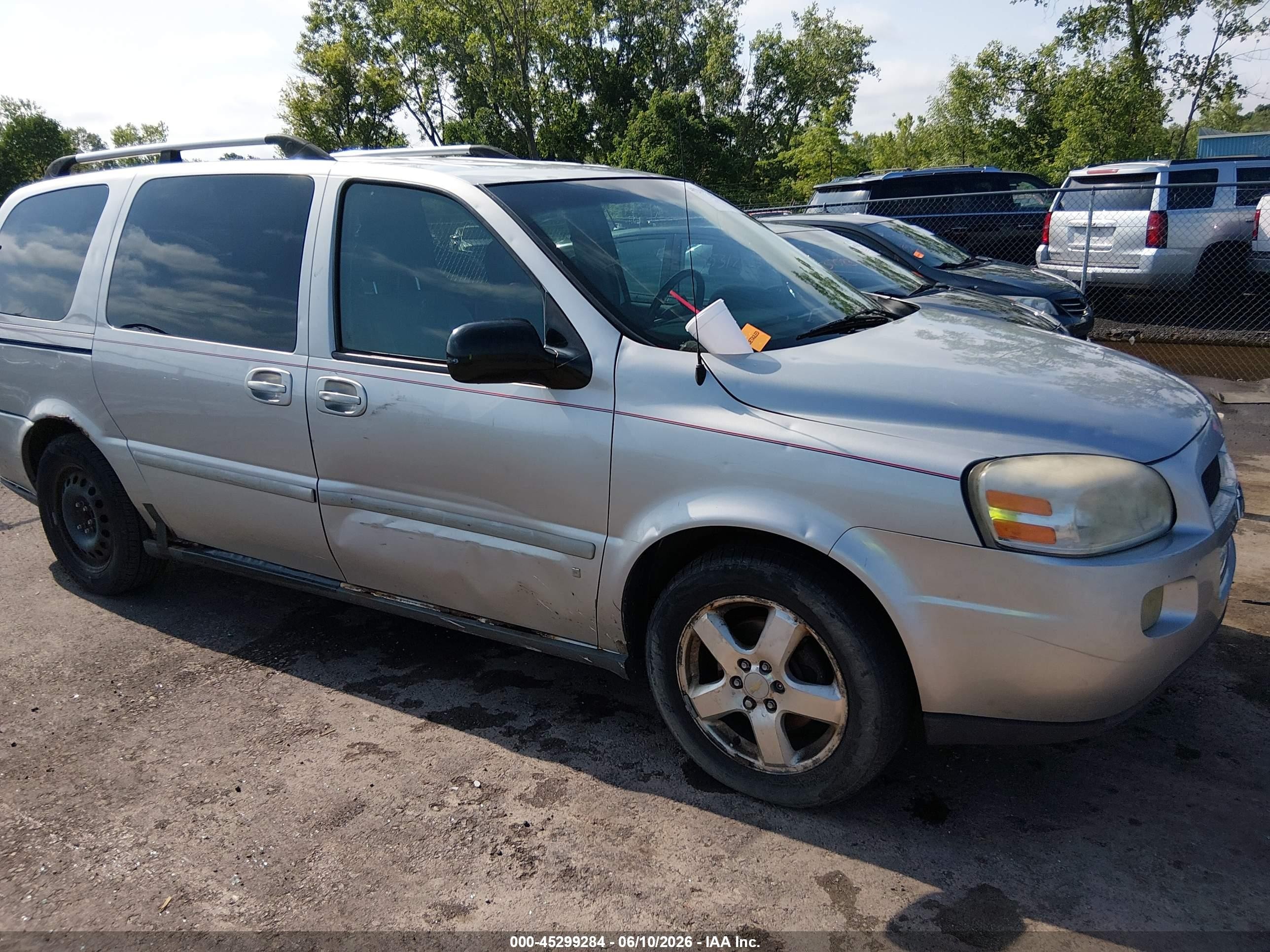 2007 Chevrolet Uplander 2LT, VIN 1GNDV33167D129346 — Hail