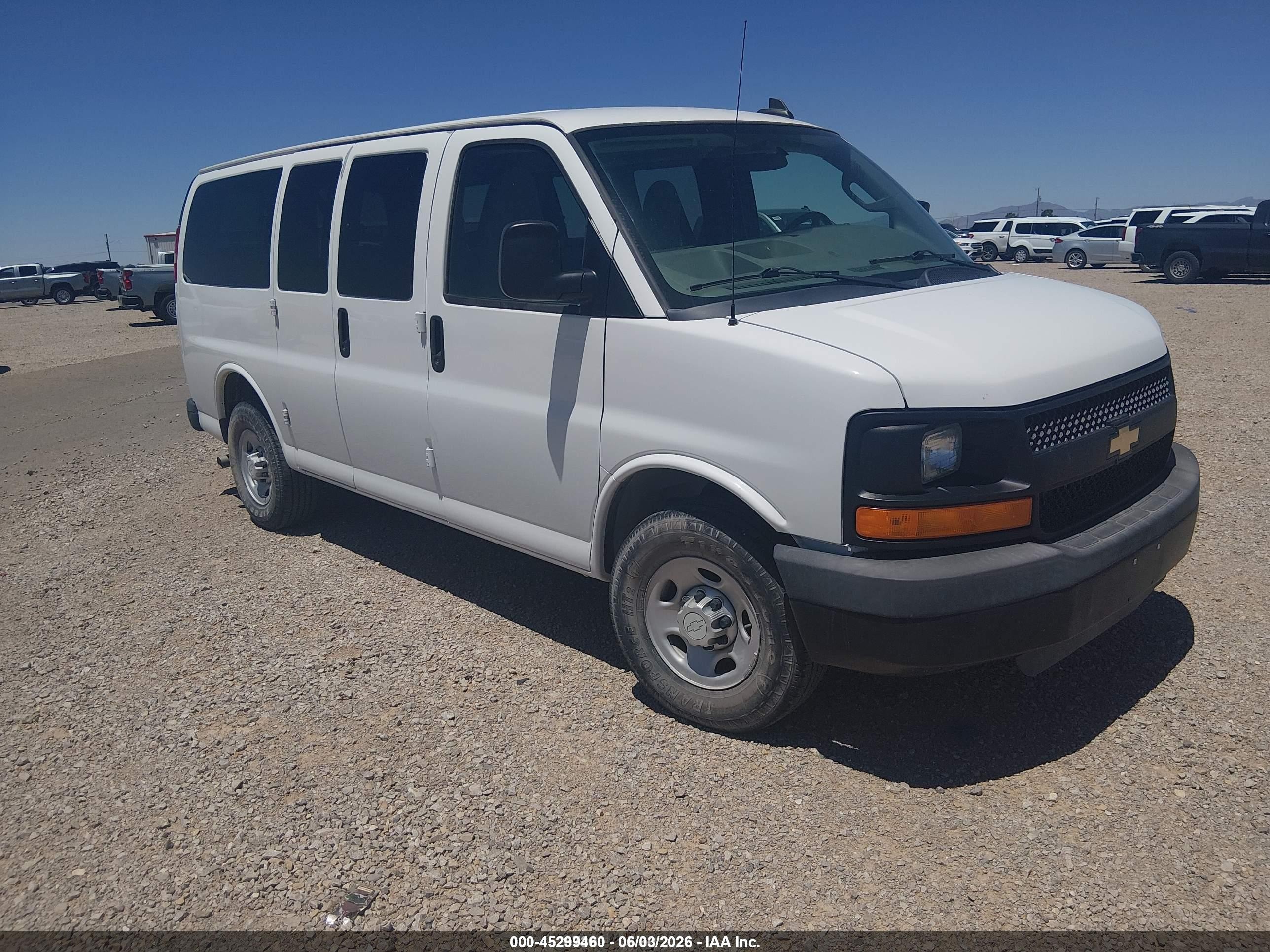 2016 Chevrolet Express Passenger LS, VIN 1GNWGEFG5G1295373 — Normal wear