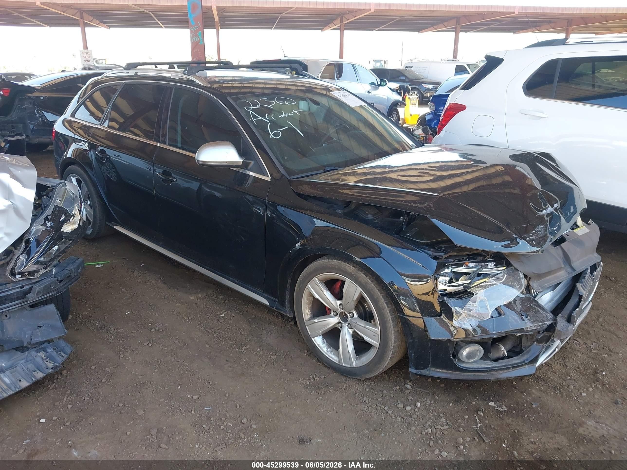 2013 Audi allroad A4 Premium Plus, VIN WA1UFAFL6DA089896 — Front end