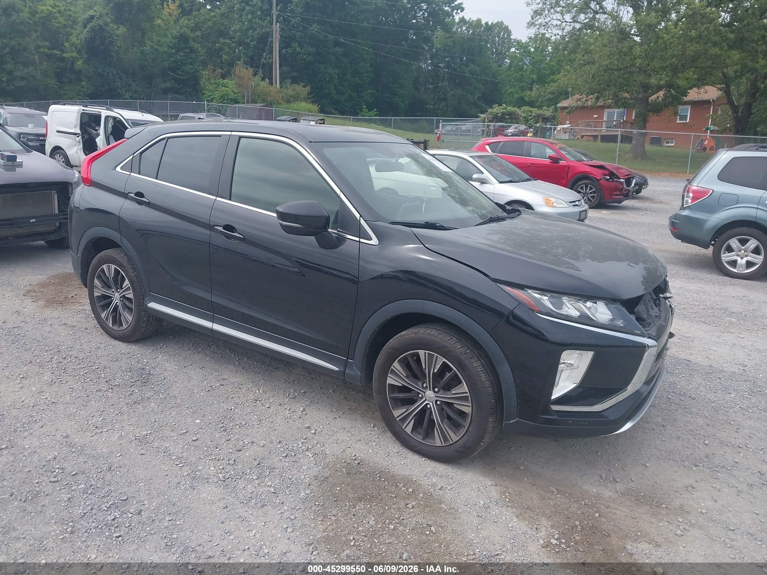 2018 Mitsubishi Eclipse Cross SE, VIN JA4AT5AA8JZ038373 — Front end