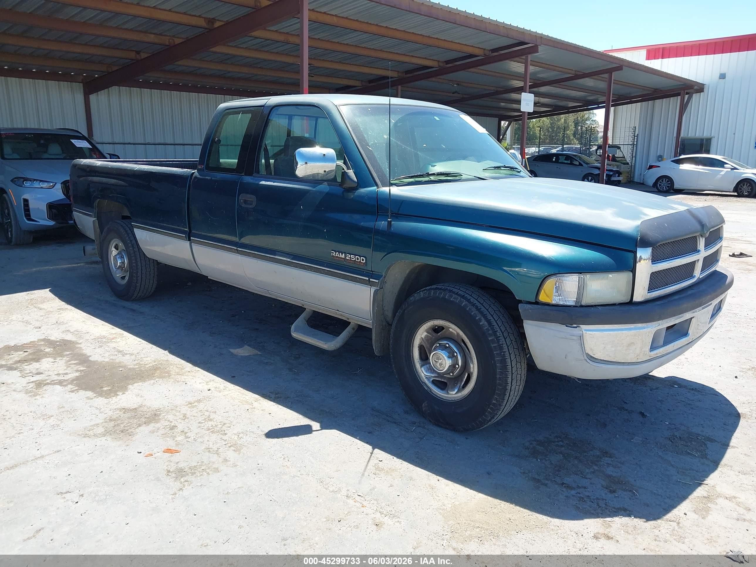 1996 Dodge 2500, VIN 3B7KC23CXTM173091 — Side