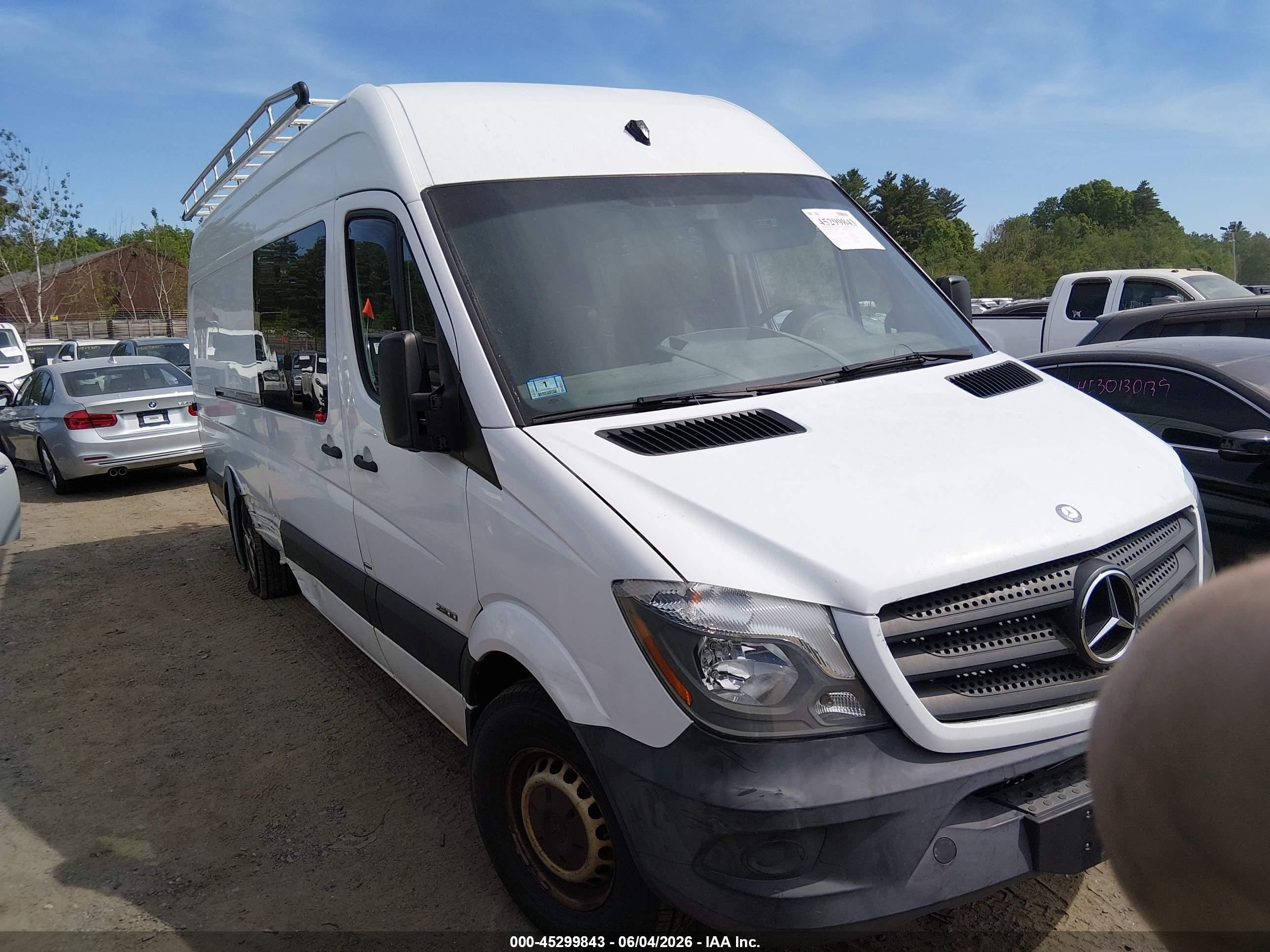 2015 Mercedes-Benz Sprinter Cargo, VIN WD3PE8CC7F5994527 — Side