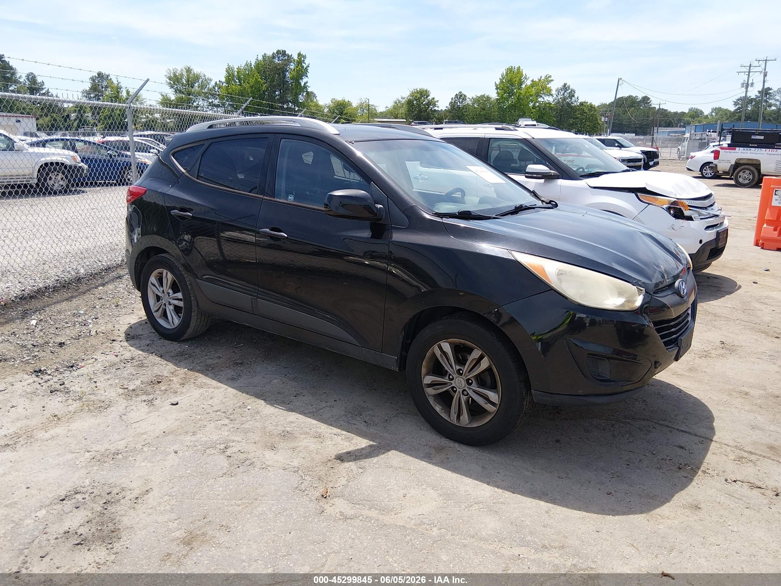 2011 Hyundai Tucson Limited, VIN KM8JU3AC2BU191611 — Front end