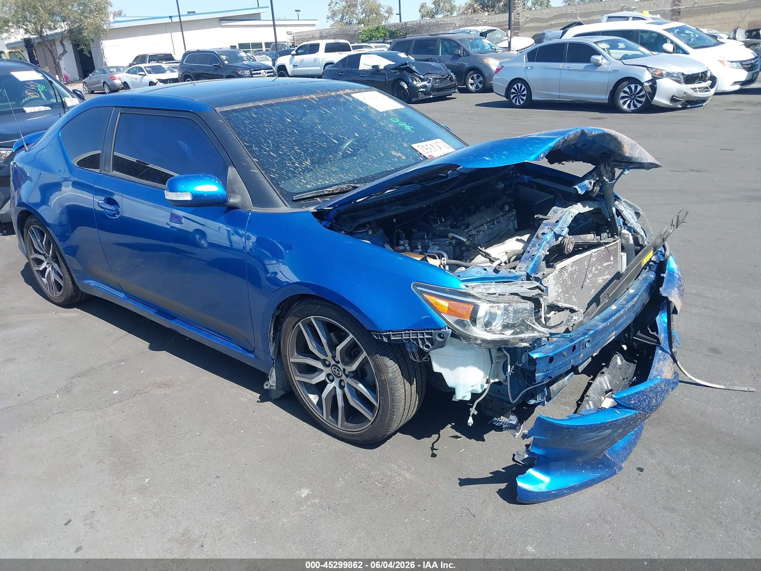 2015 Scion tC, VIN JTKJF5C70F3095572 — Front end