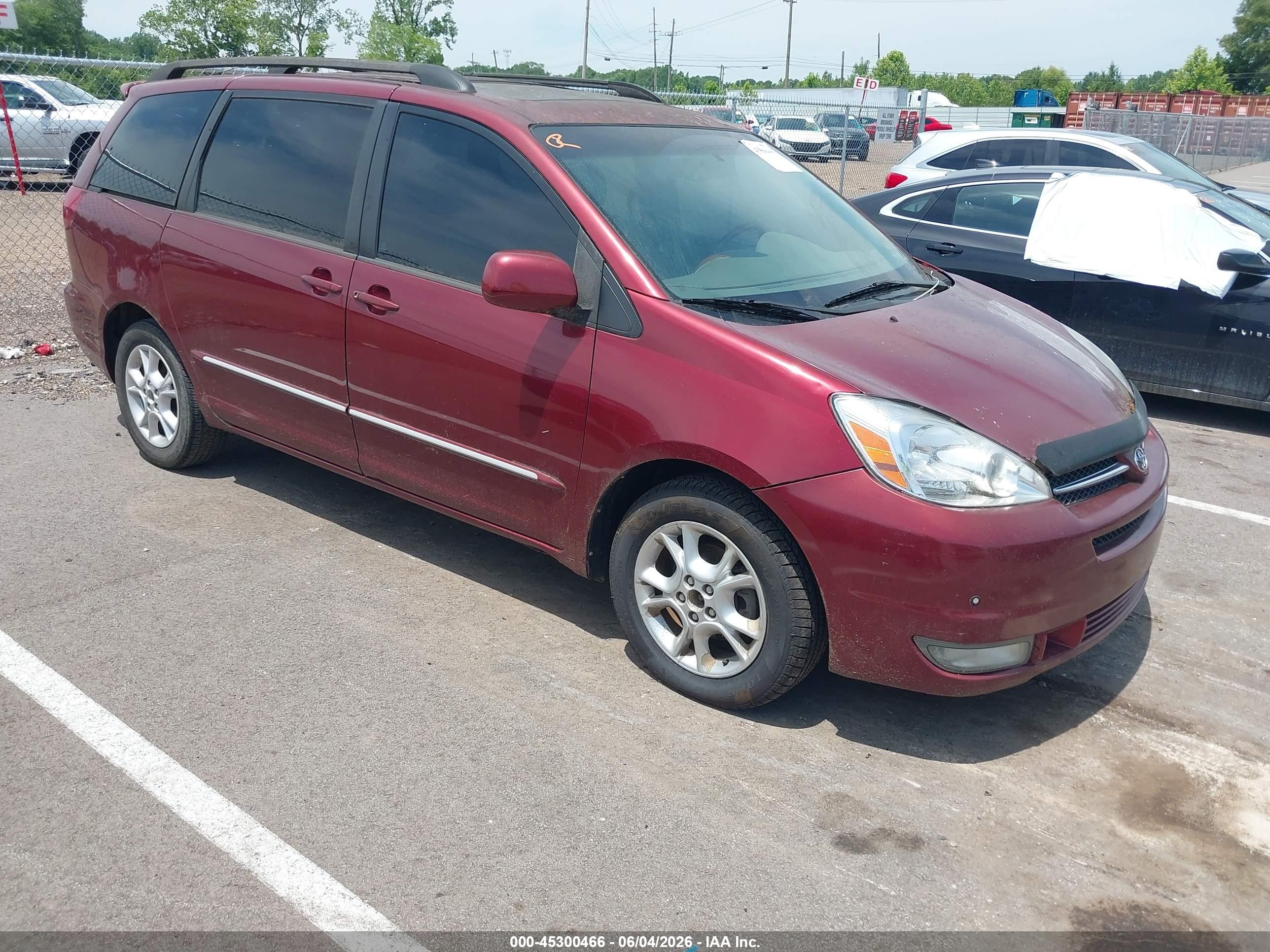 2005 Toyota Sienna XLE, VIN 5TDZA22C75S240934 — Normal wear