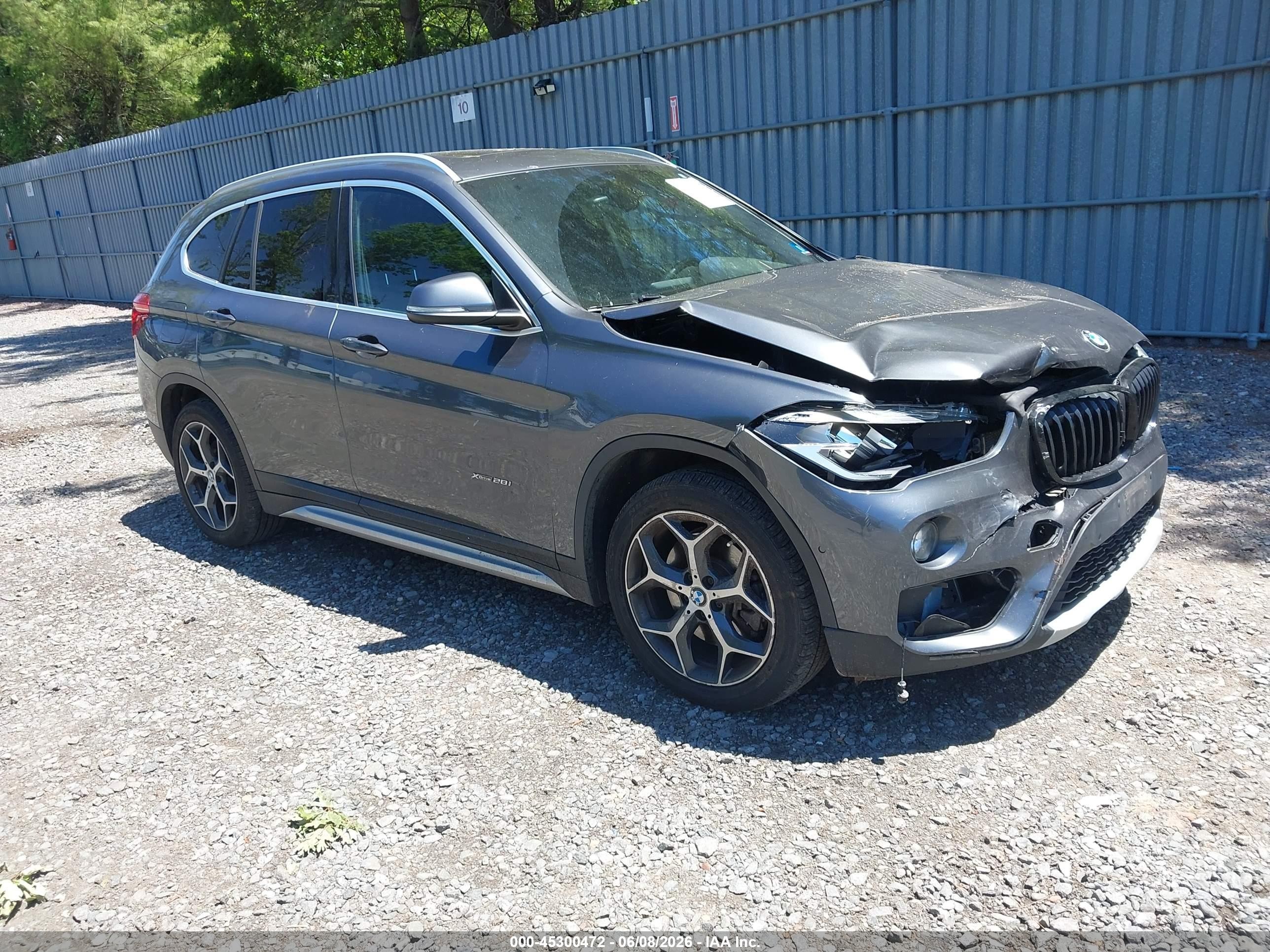 2018 BMW X1 xDrive28i, VIN WBXHT3C31J5K30929 — Front end
