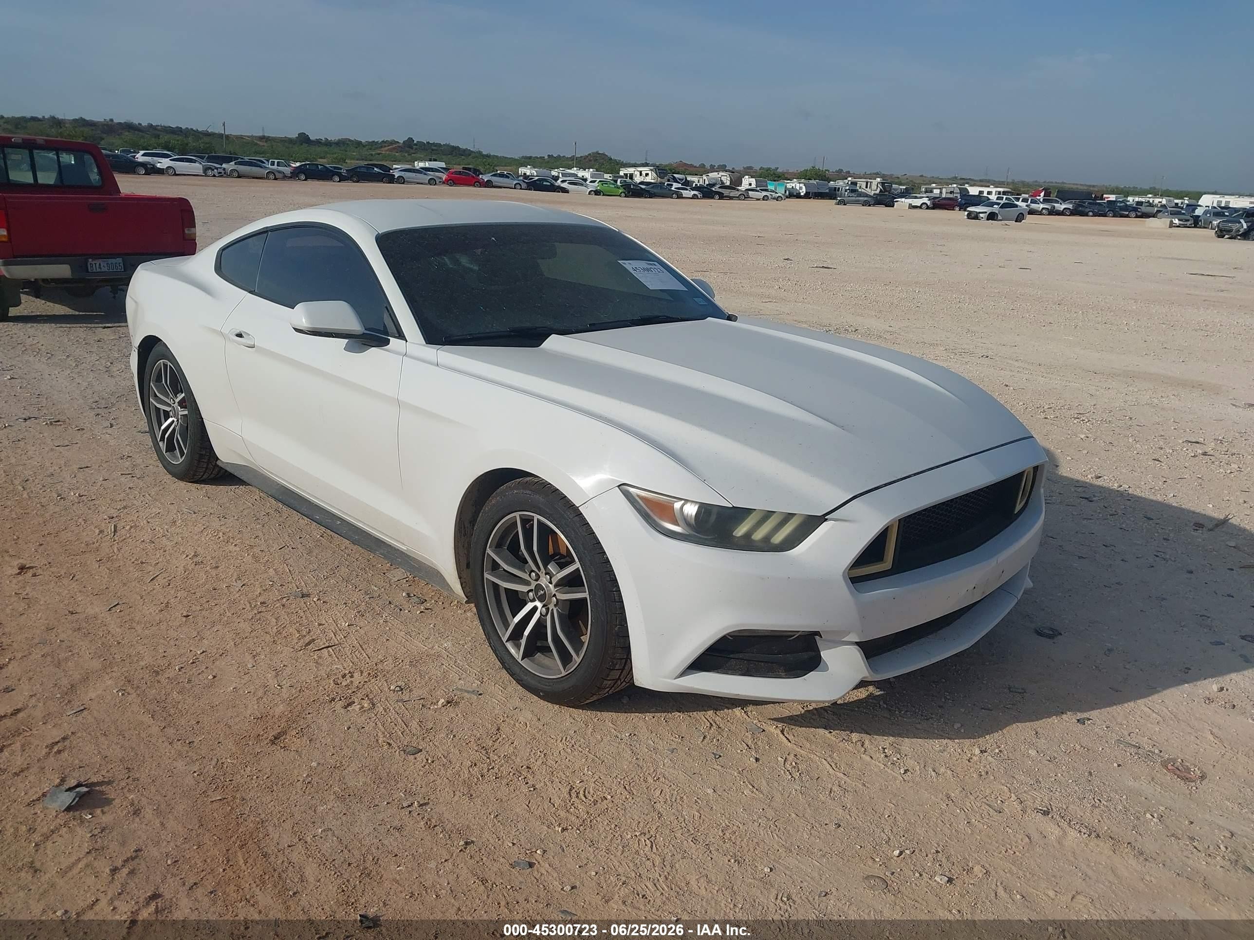 2016 Ford Mustang V6, VIN 1FA6P8AM8G5206434 — Normal wear