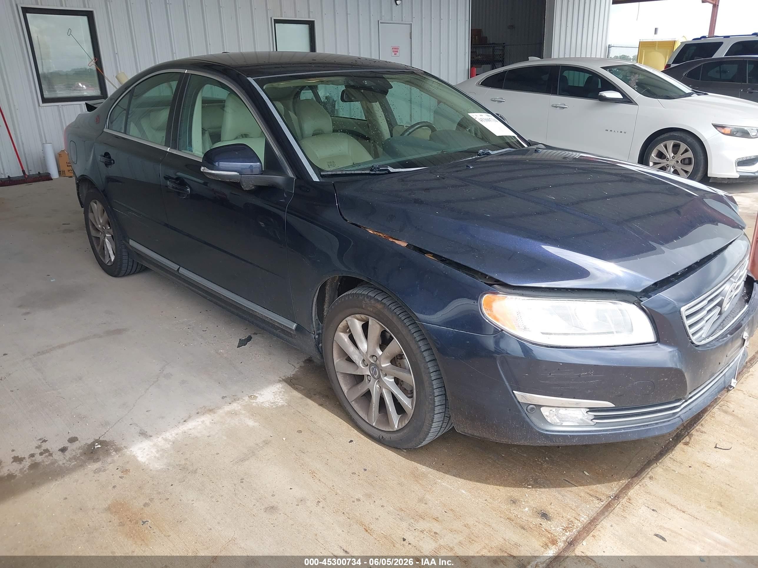 2015 Volvo S80 T5 Drive-E Premier Plus, VIN YV140MAC0F1184659 — Rear end
