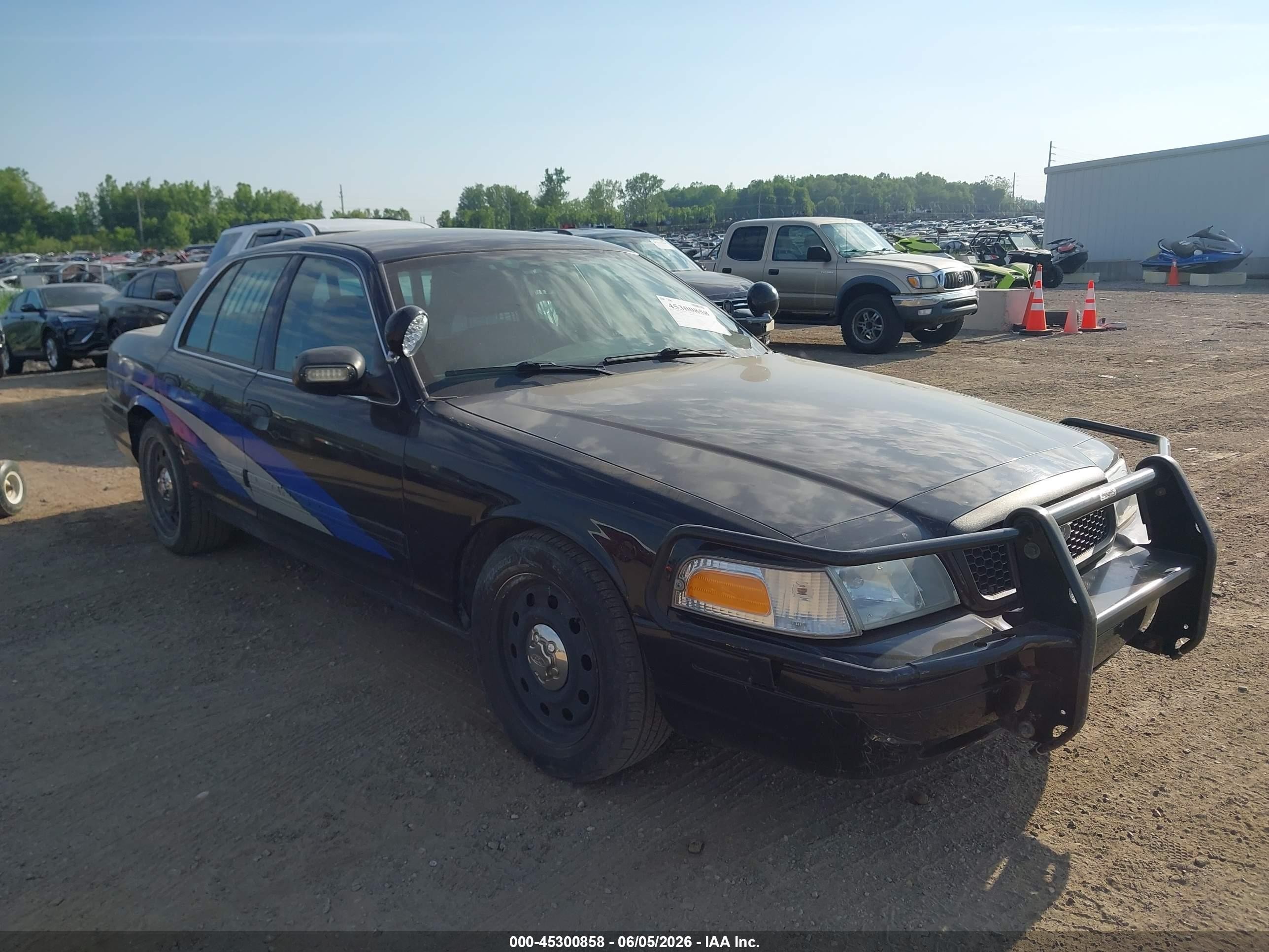 2010 Ford Police Interceptor, VIN 2FABP7BV3AX121457 — Normal wear