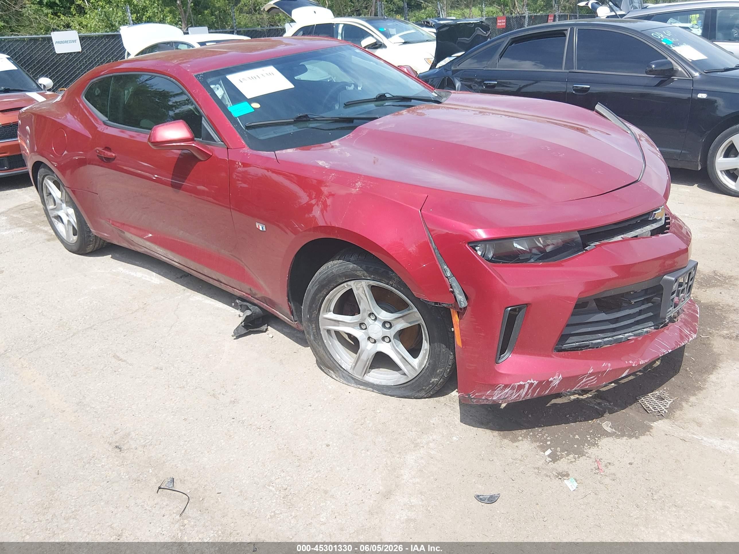 2016 Chevrolet Camaro 1LT, VIN 1G1FB1RS1G0127261 — Front end