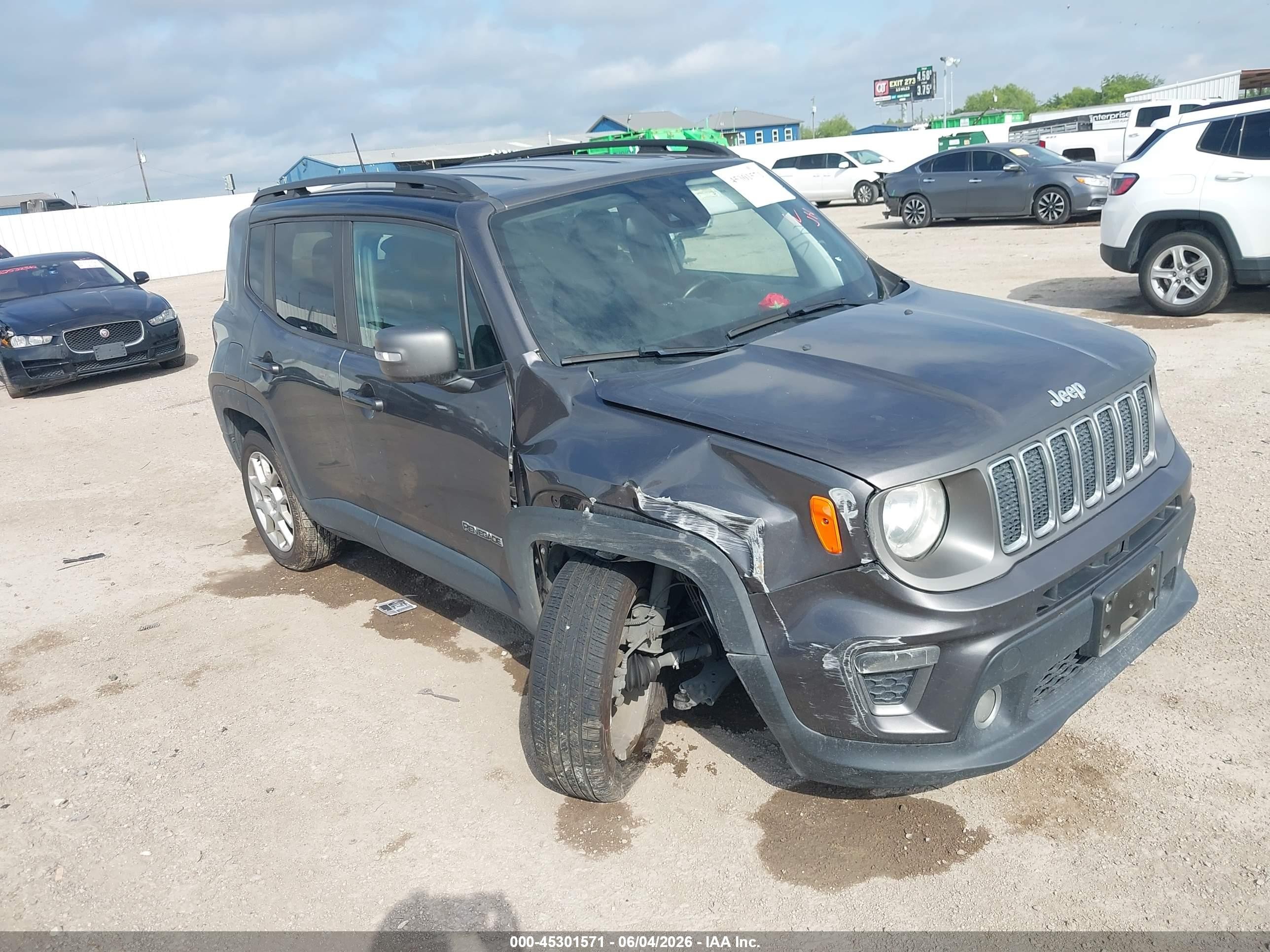 2021 Jeep Renegade Limited, VIN ZACNJDD16MPM36071 — Side