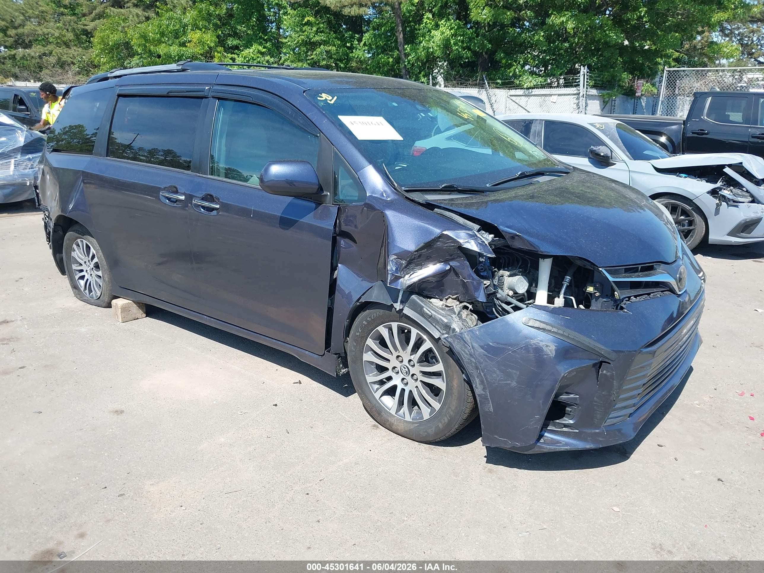 2018 Toyota Sienna XLE Premium, VIN 5TDYZ3DC5JS939609 — All over