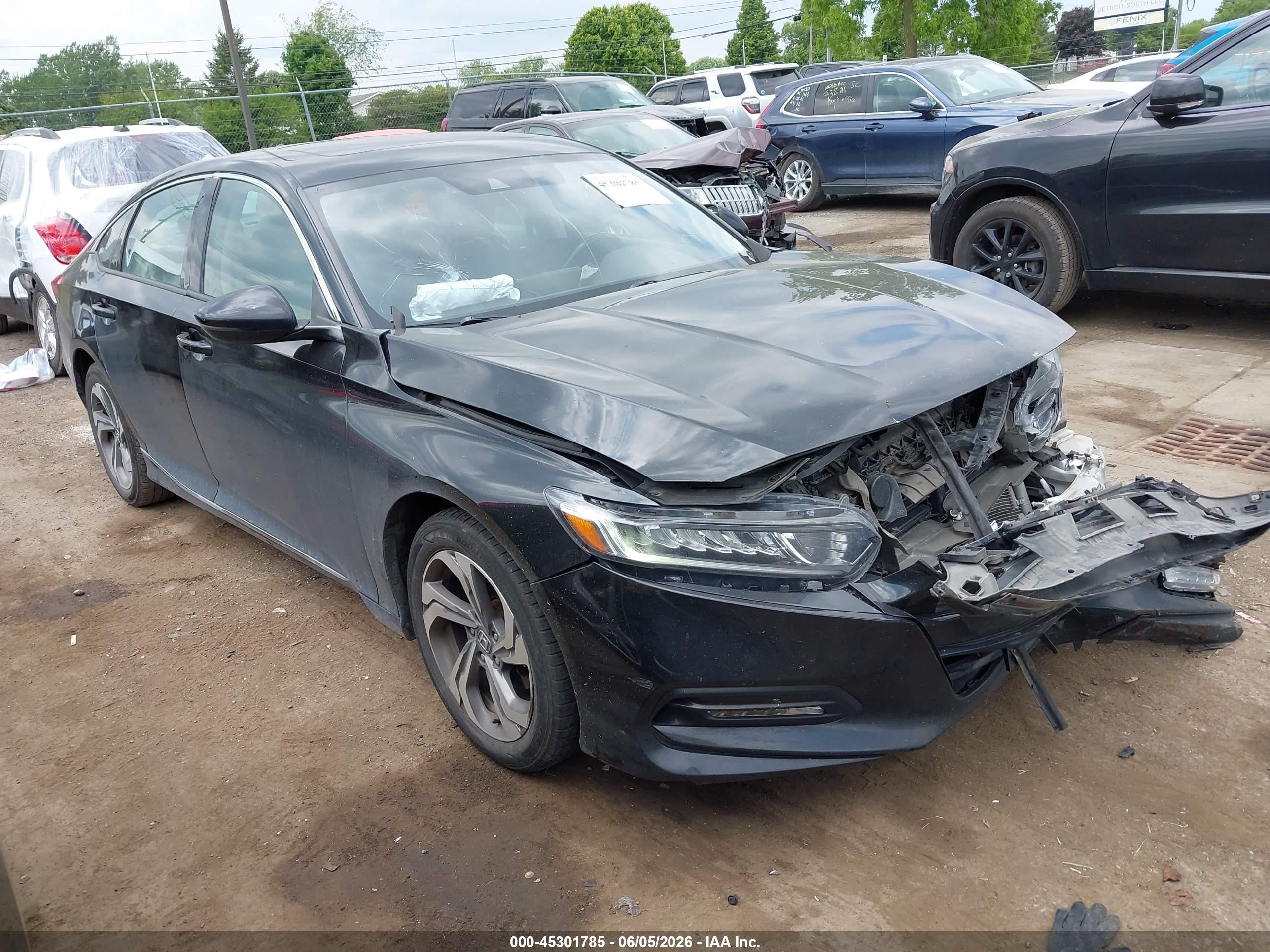2018 Honda Accord EX-L, VIN 1HGCV1F57JA007399 — Front end