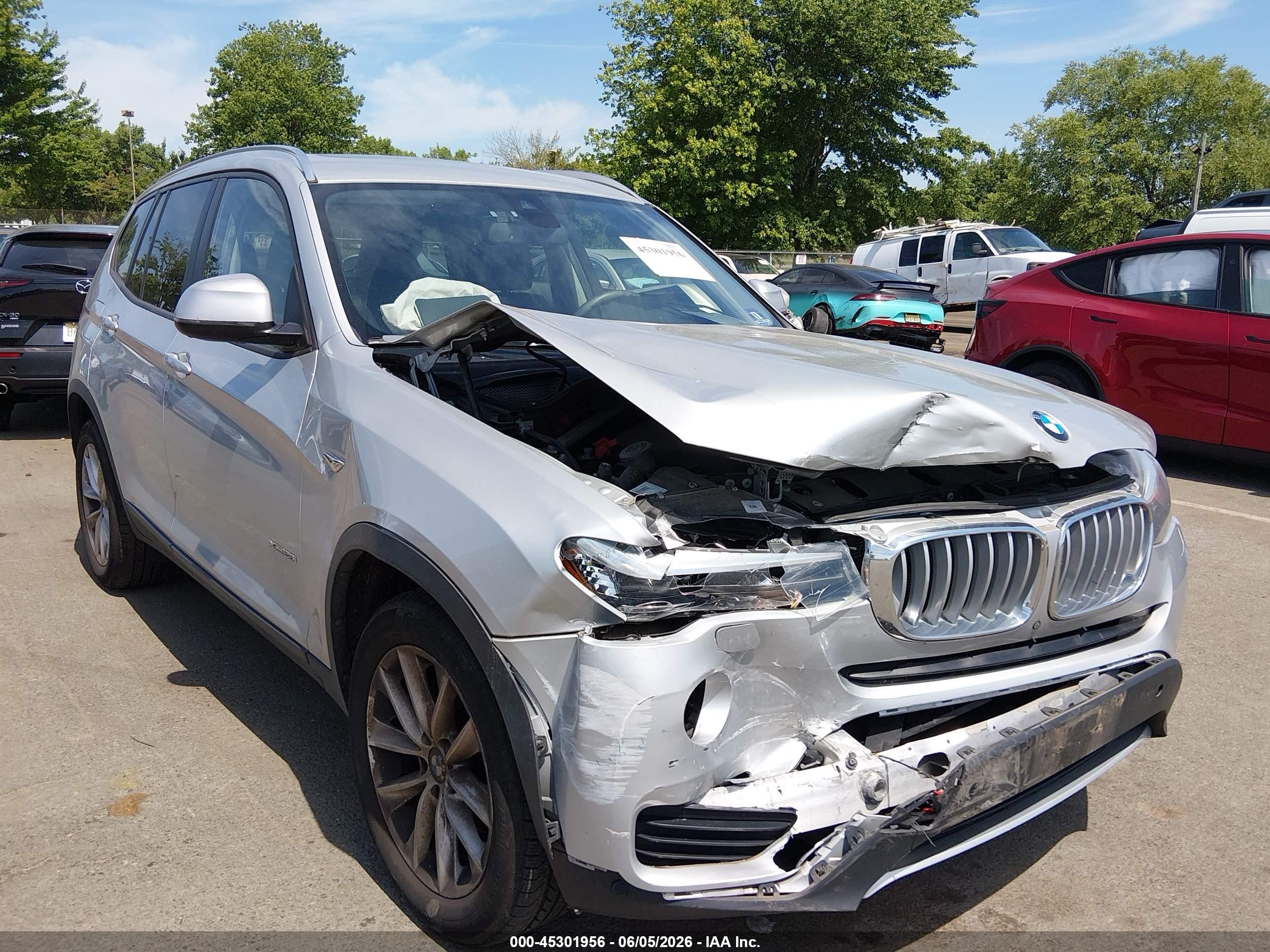 2017 BMW X3 xDrive28i, VIN 5UXWX9C51H0T14297 — Front end