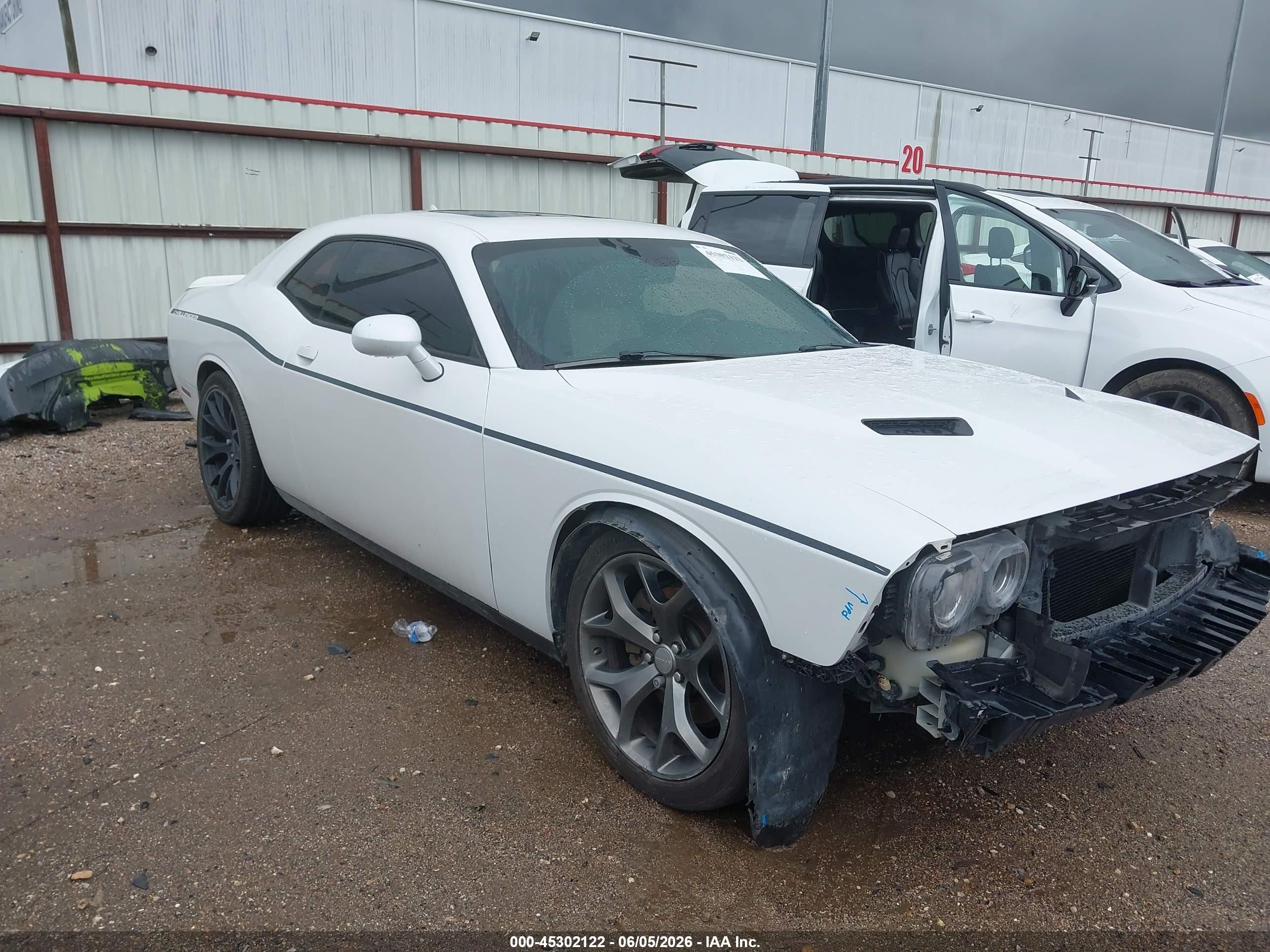 2015 Dodge Challenger SXT Plus, VIN 2C3CDZBG3FH706467 — Front end