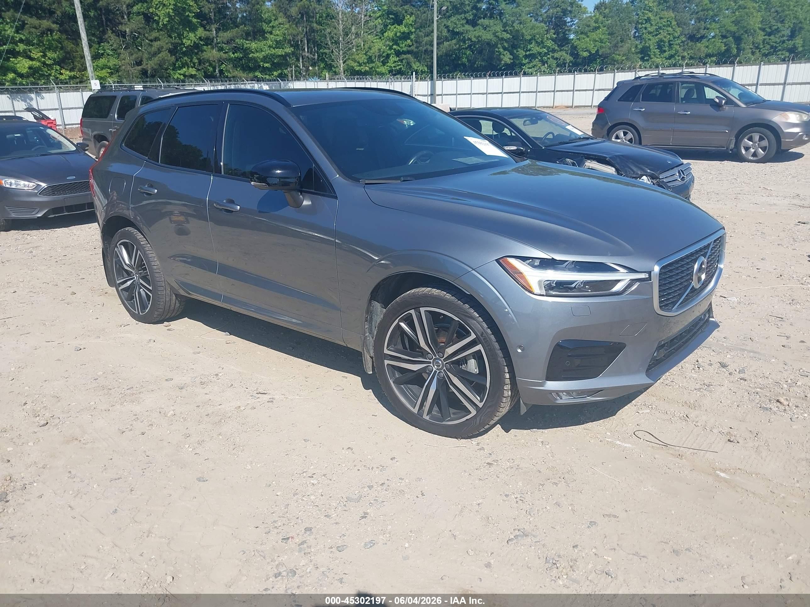 2020 Volvo XC60 R-Design, VIN YV4102DM2L1512402 — Not stated