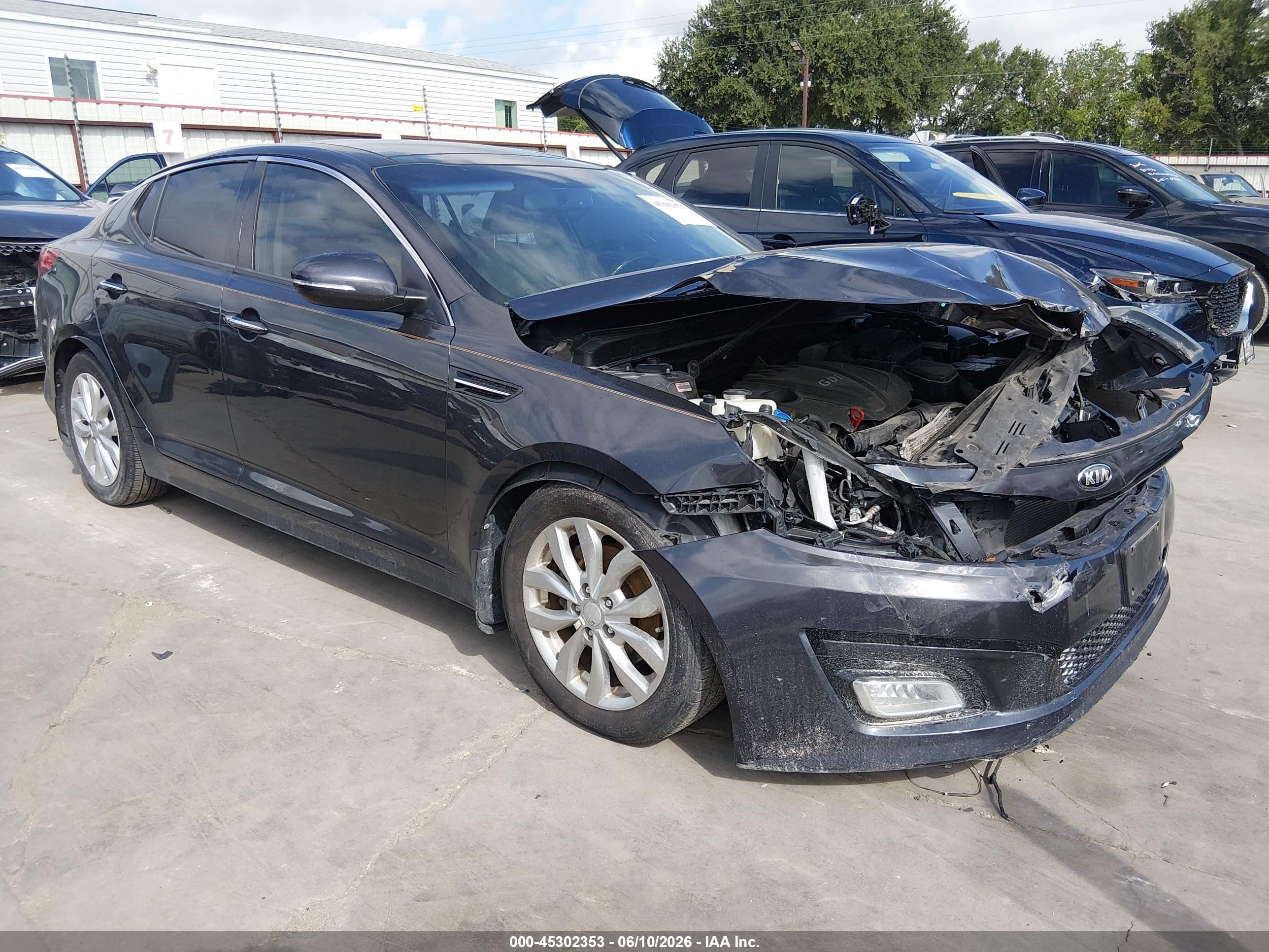 2015 Kia Optima EX, VIN 5XXGN4A75FG502240 — Front end
