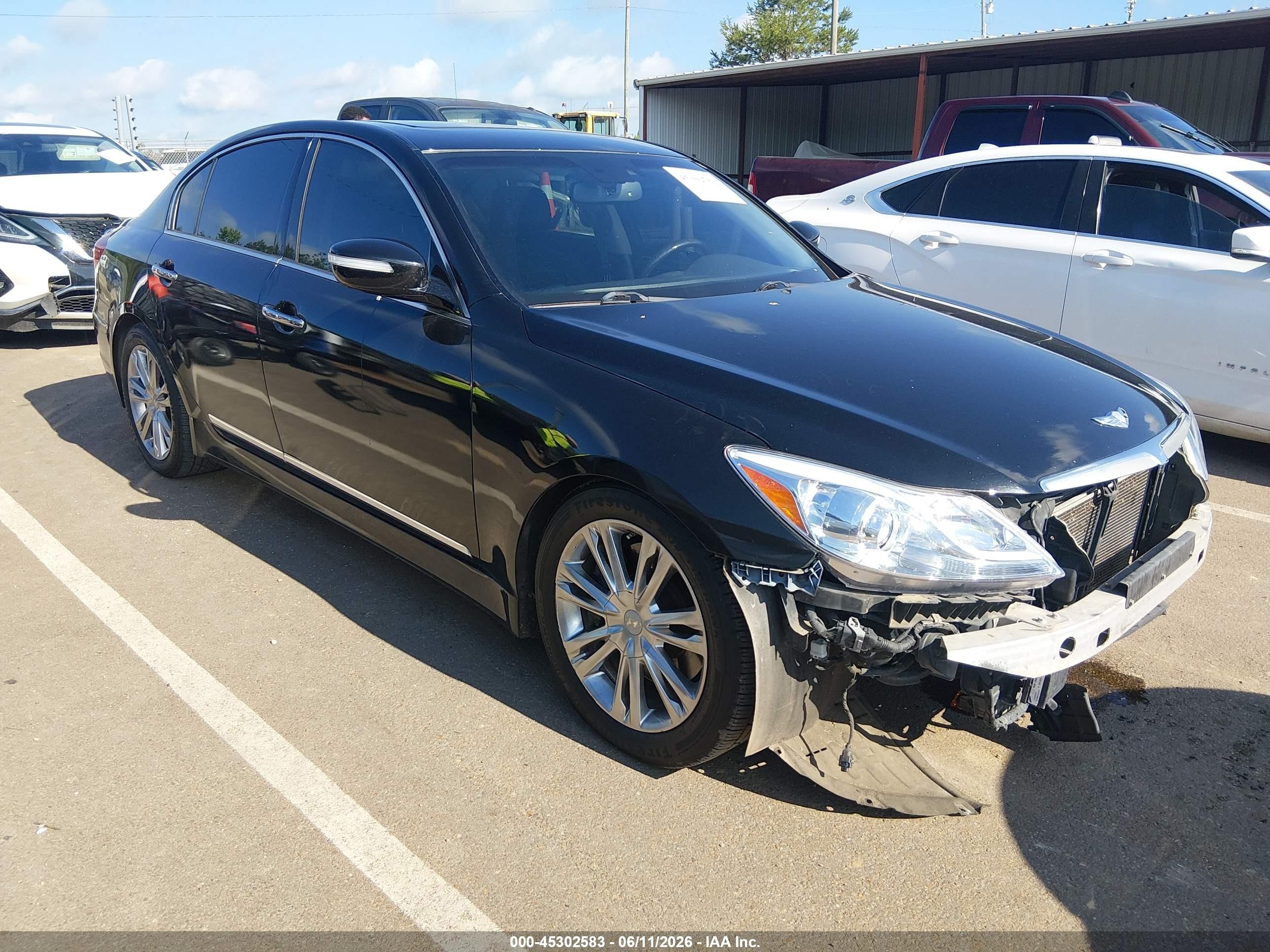 2012 Hyundai Genesis 4.6L, VIN KMHGC4DF7CU193221 — Front end