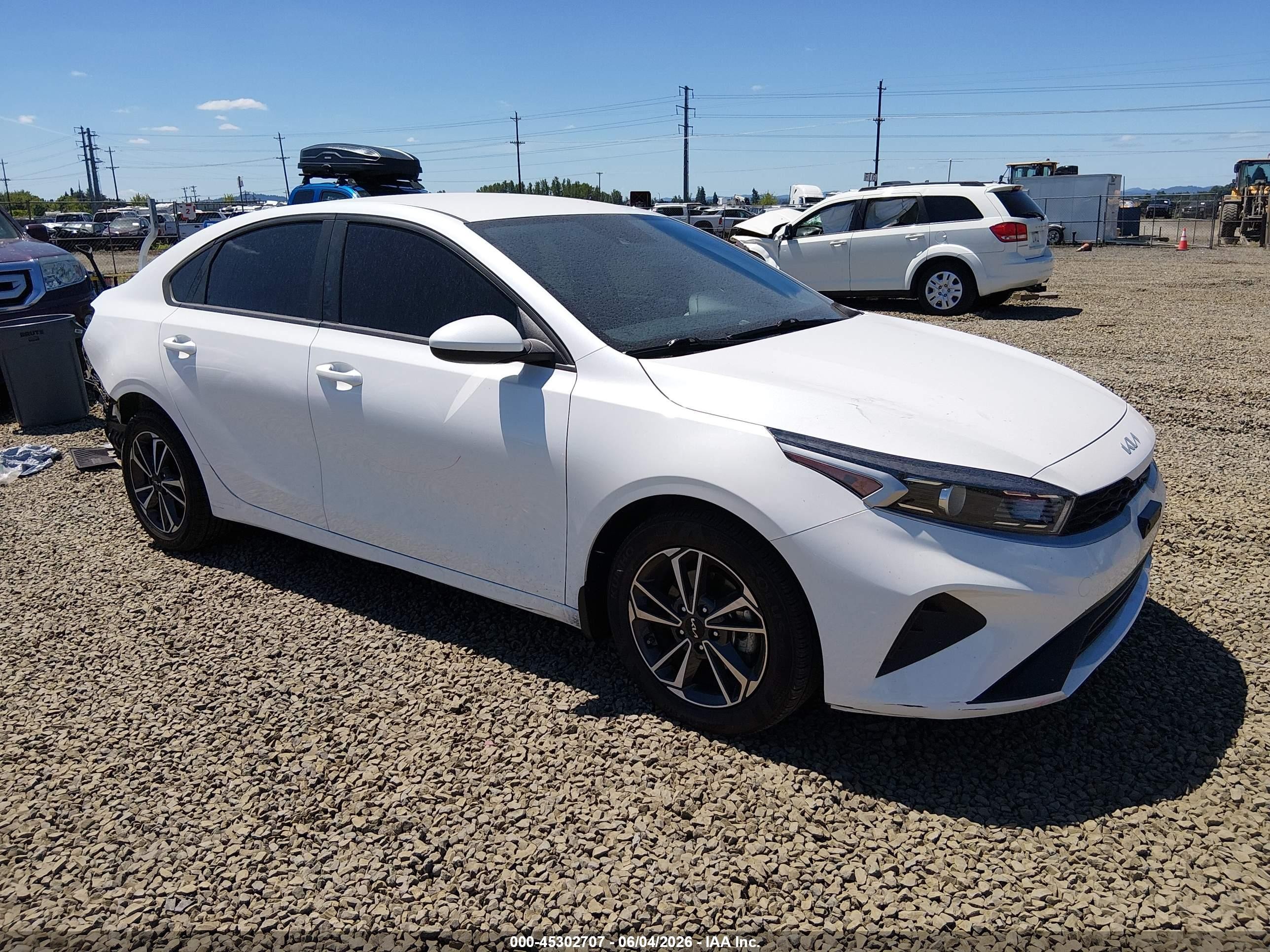 2023 Kia Forte LXS, VIN 3KPF24AD2PE618161 — Rear end