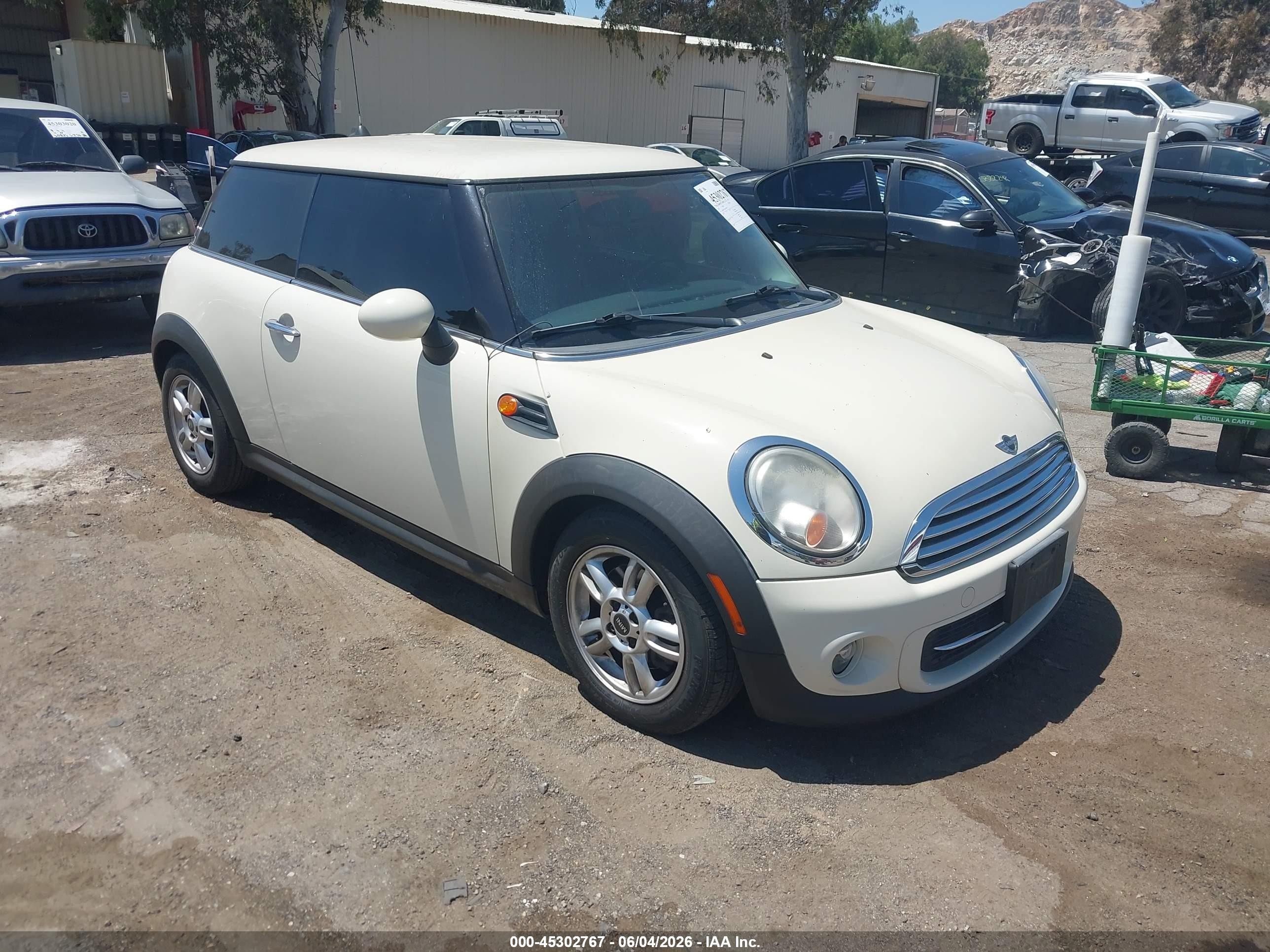 2012 MINI Hardtop, VIN WMWSU3C56CT185449 — Фото с аукциона 1 of 5