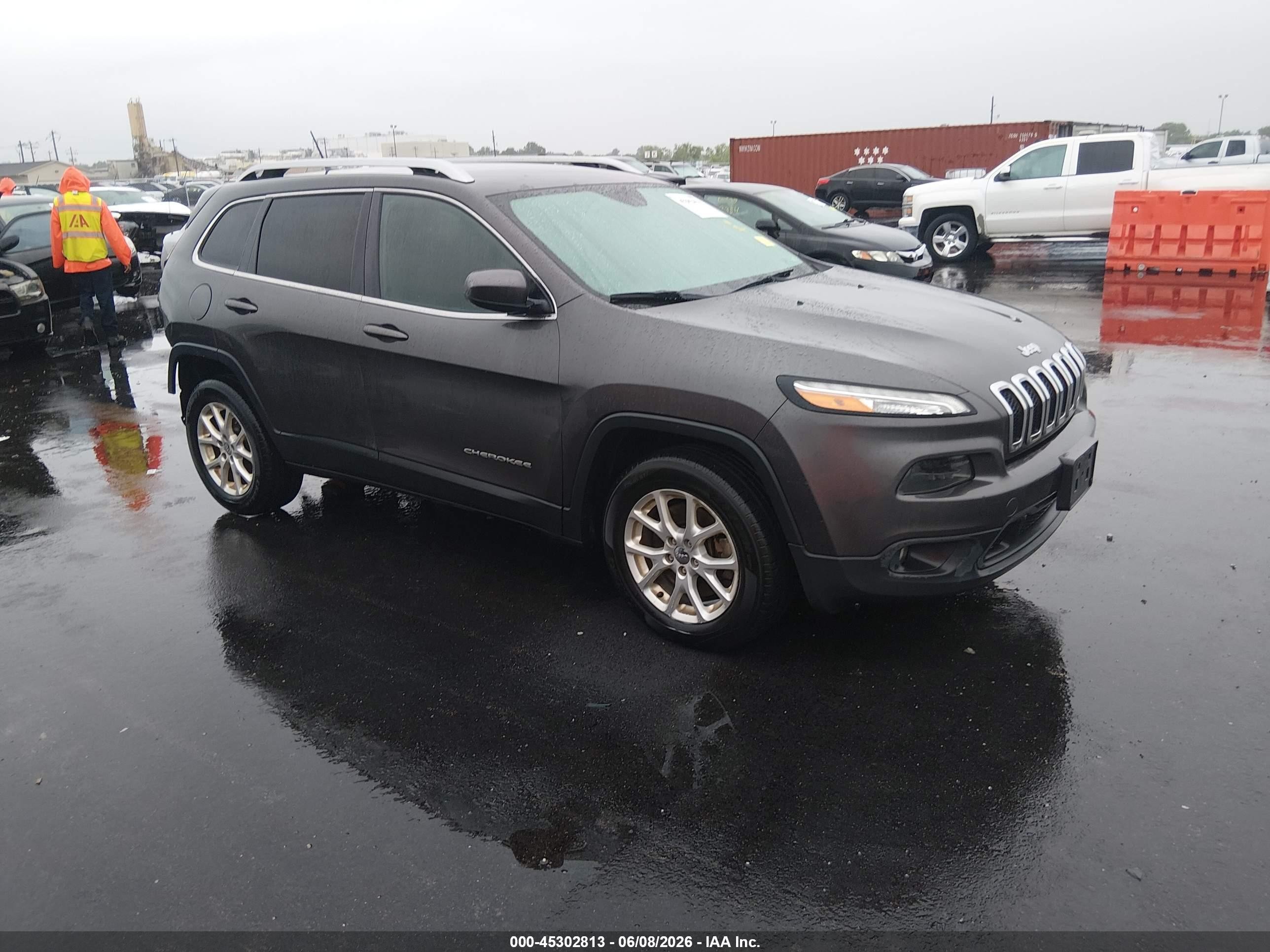 2014 Jeep Cherokee Latitude, VIN 1C4PJMCB8EW224542 — Зад