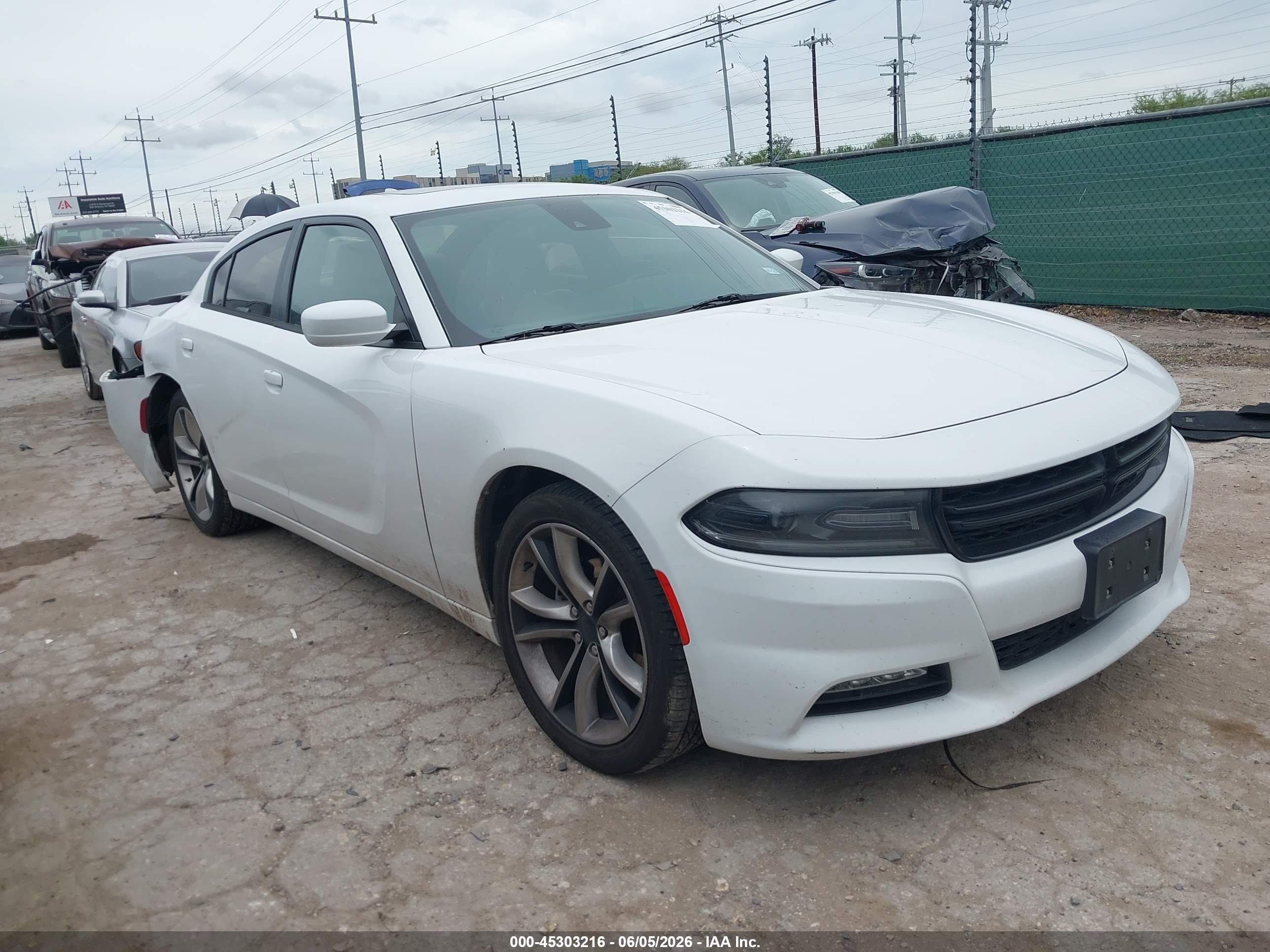 2015 Dodge Charger SXT, VIN 2C3CDXHG8FH880269 — Rear end