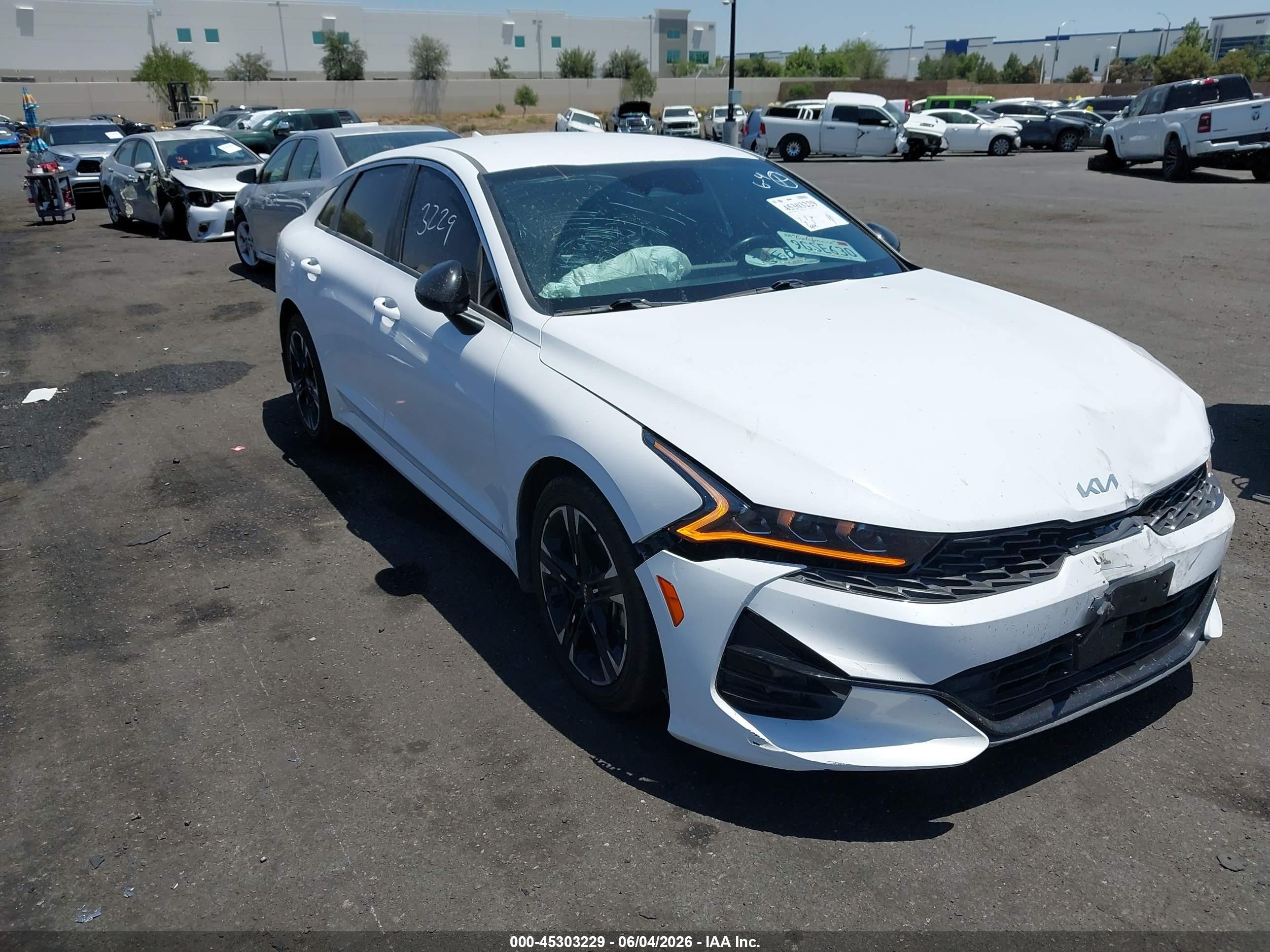 2023 Kia K5 GT-Line, VIN 5XXG64J22PG223816 — Front end
