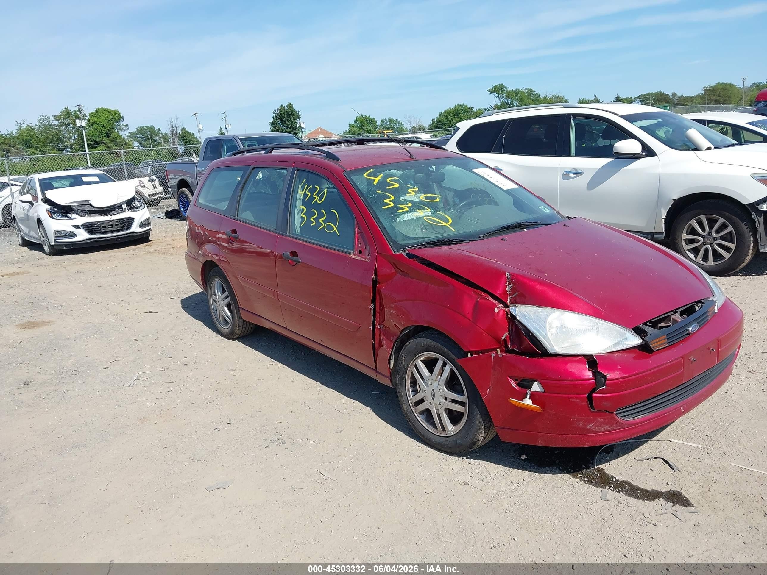 2000 Ford Focus, VIN 1FAHP36P6YW345732 — Перед