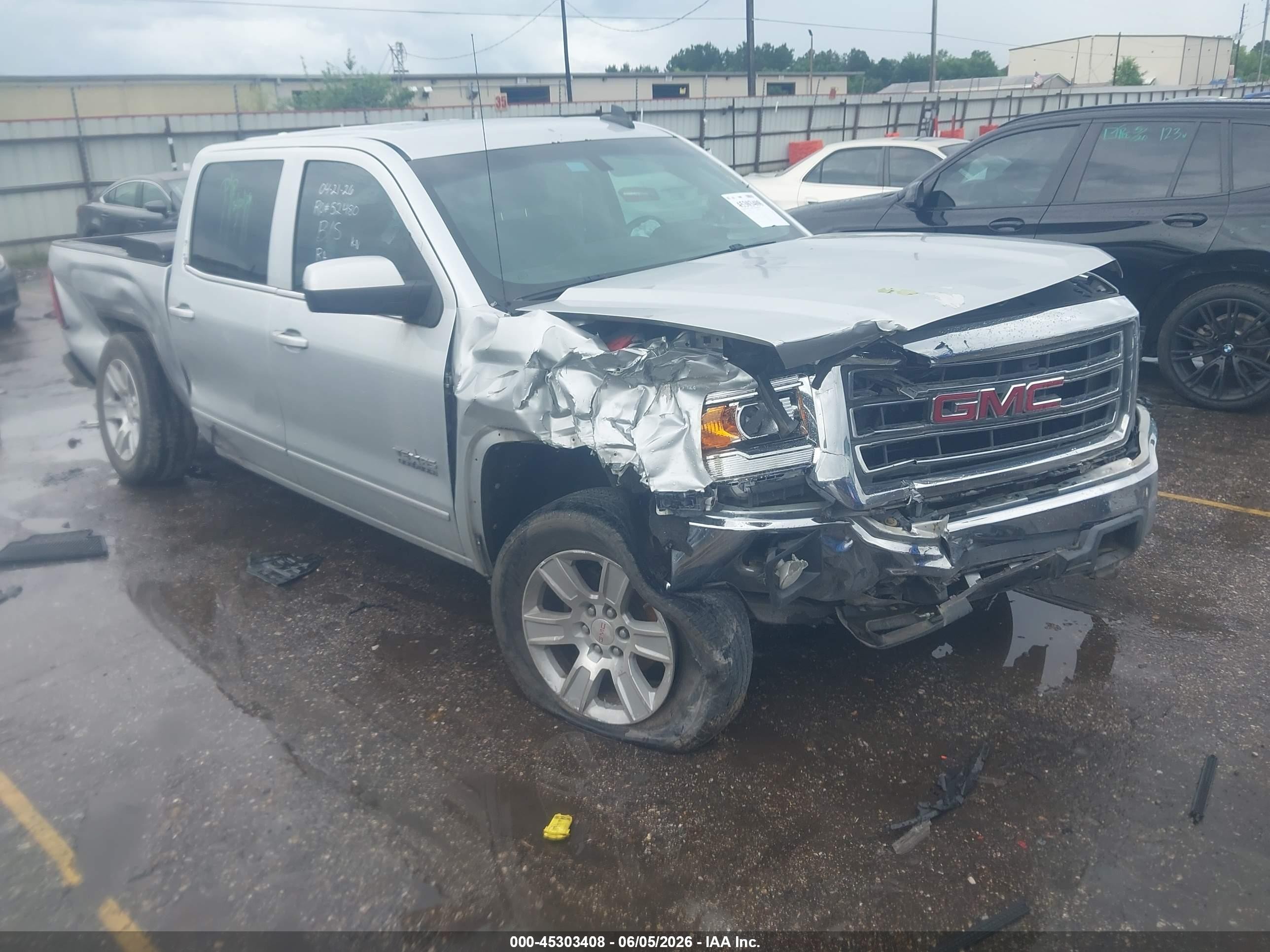 2015 GMC Sierra 1500 SLE, VIN 3GTP1UEC1FG119542 — Front end