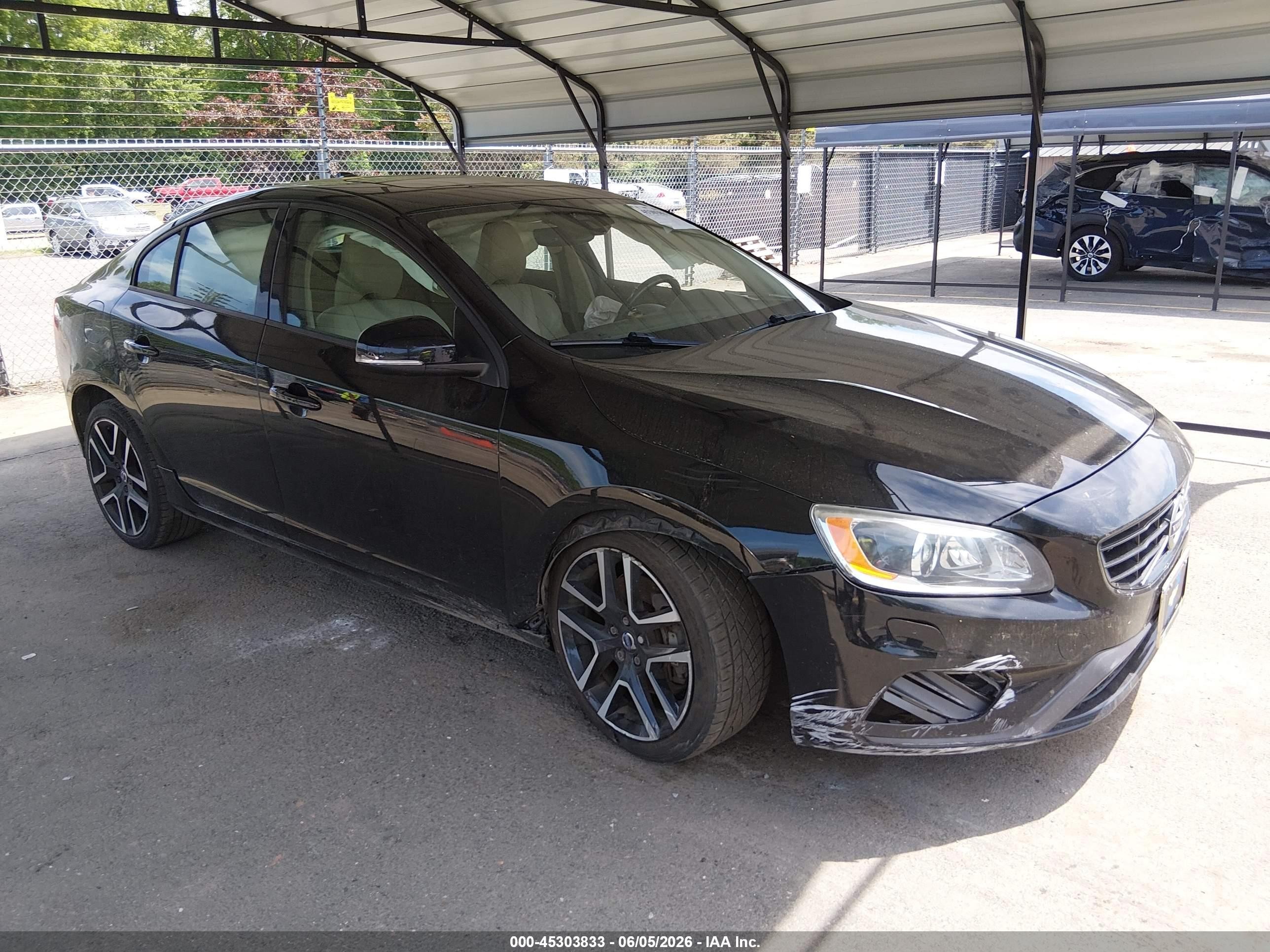 2017 Volvo S60 Dynamic, VIN YV140MTLXH2427873 — Front end