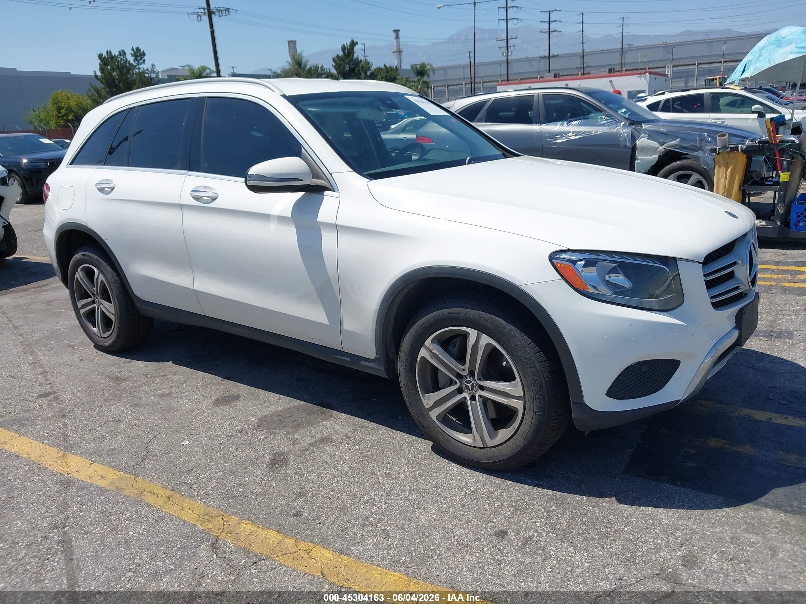 2019 Mercedes-Benz GLC 300, VIN WDC0G4JB3KV184093 — Normal wear