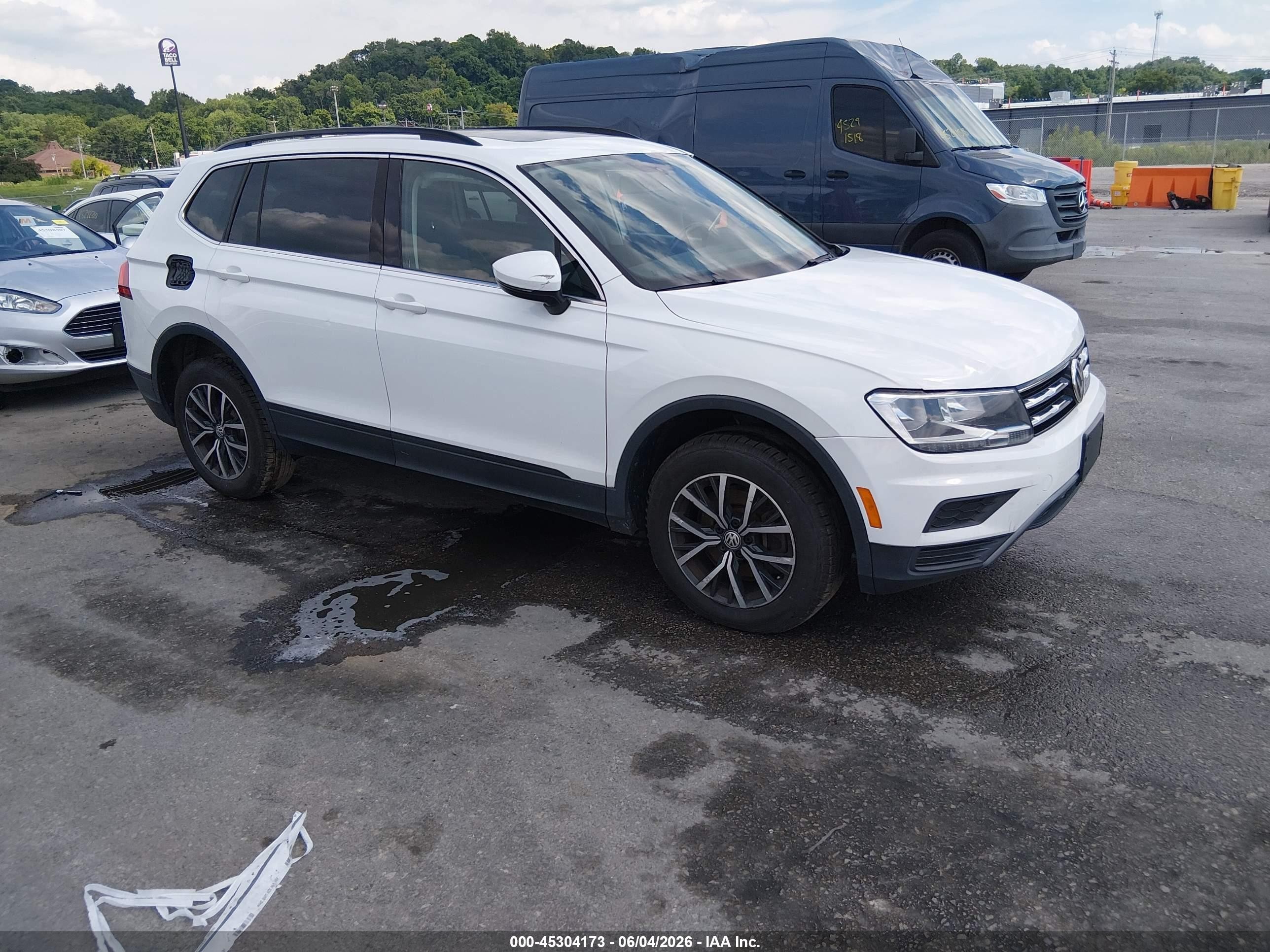 2019 Volkswagen Tiguan SE, VIN 3VV2B7AX8KM125367 — Зад