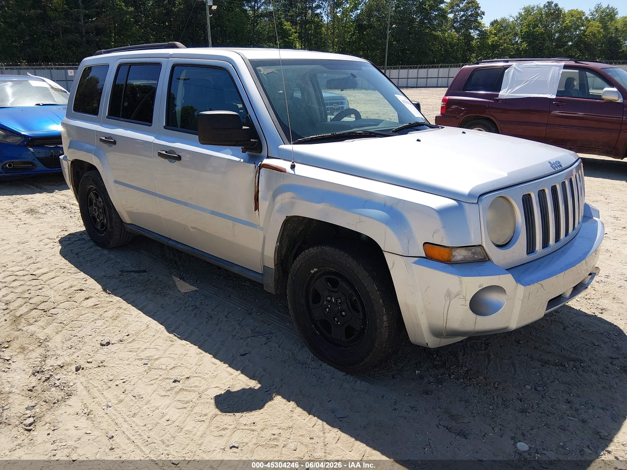 2007 Jeep Patriot Sport, VIN 1J8FT28W77D398227 — Front end