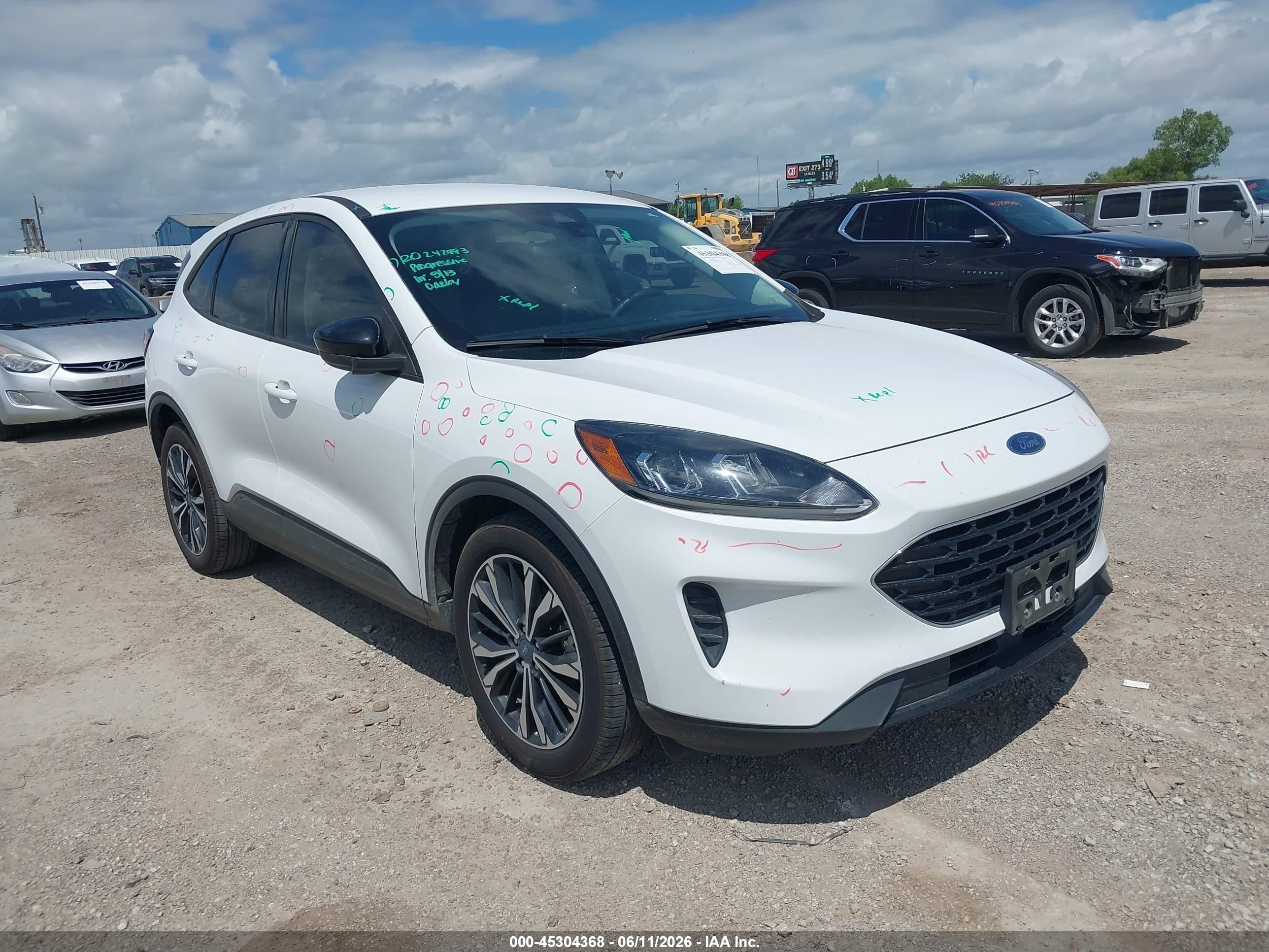 2022 Ford Escape SE, VIN 1FMCU0G62NUB96949 — Град