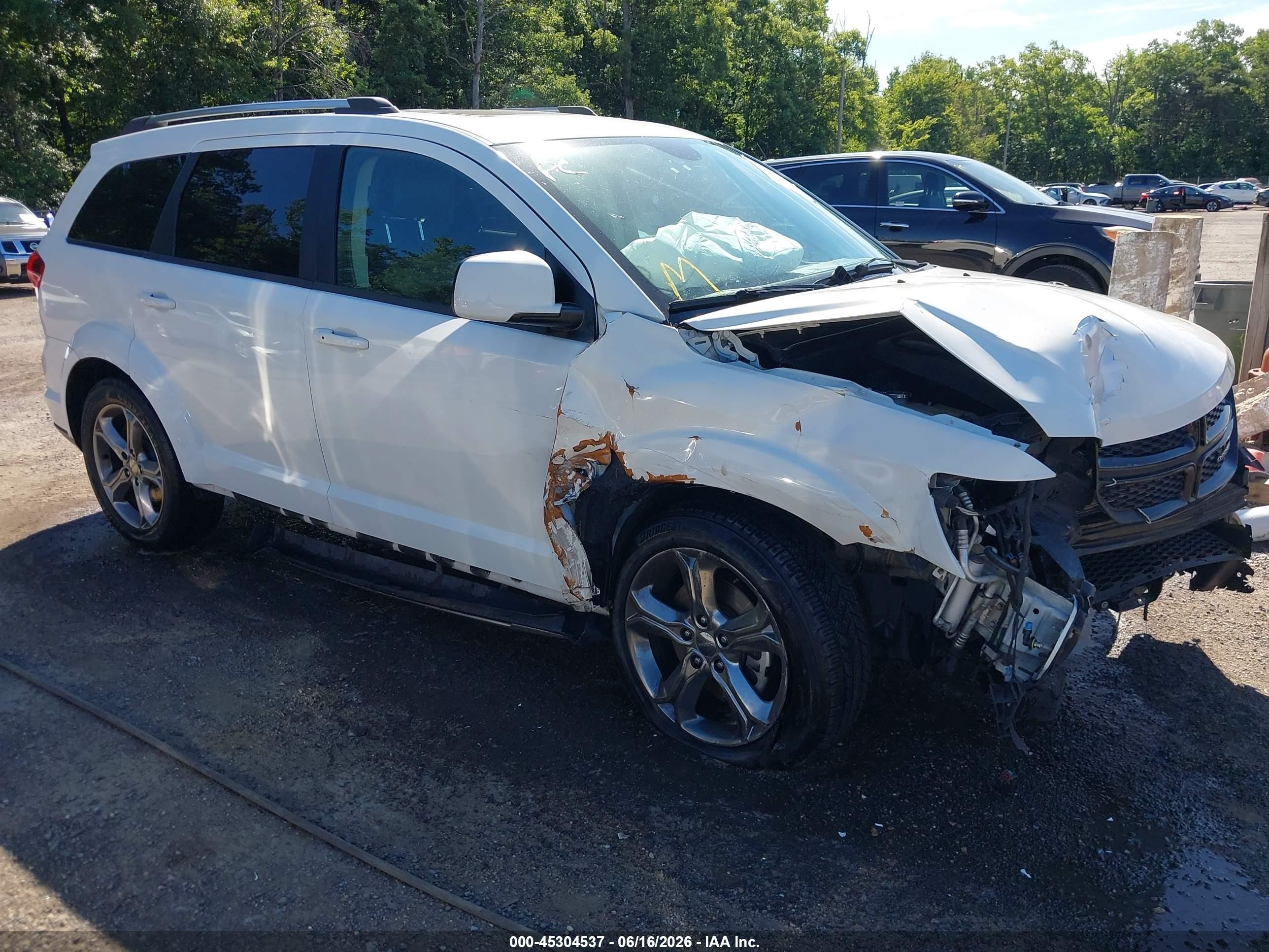 2017 Dodge Journey Crossroad Plus, VIN 3C4PDCGG9HT613742 — Front end