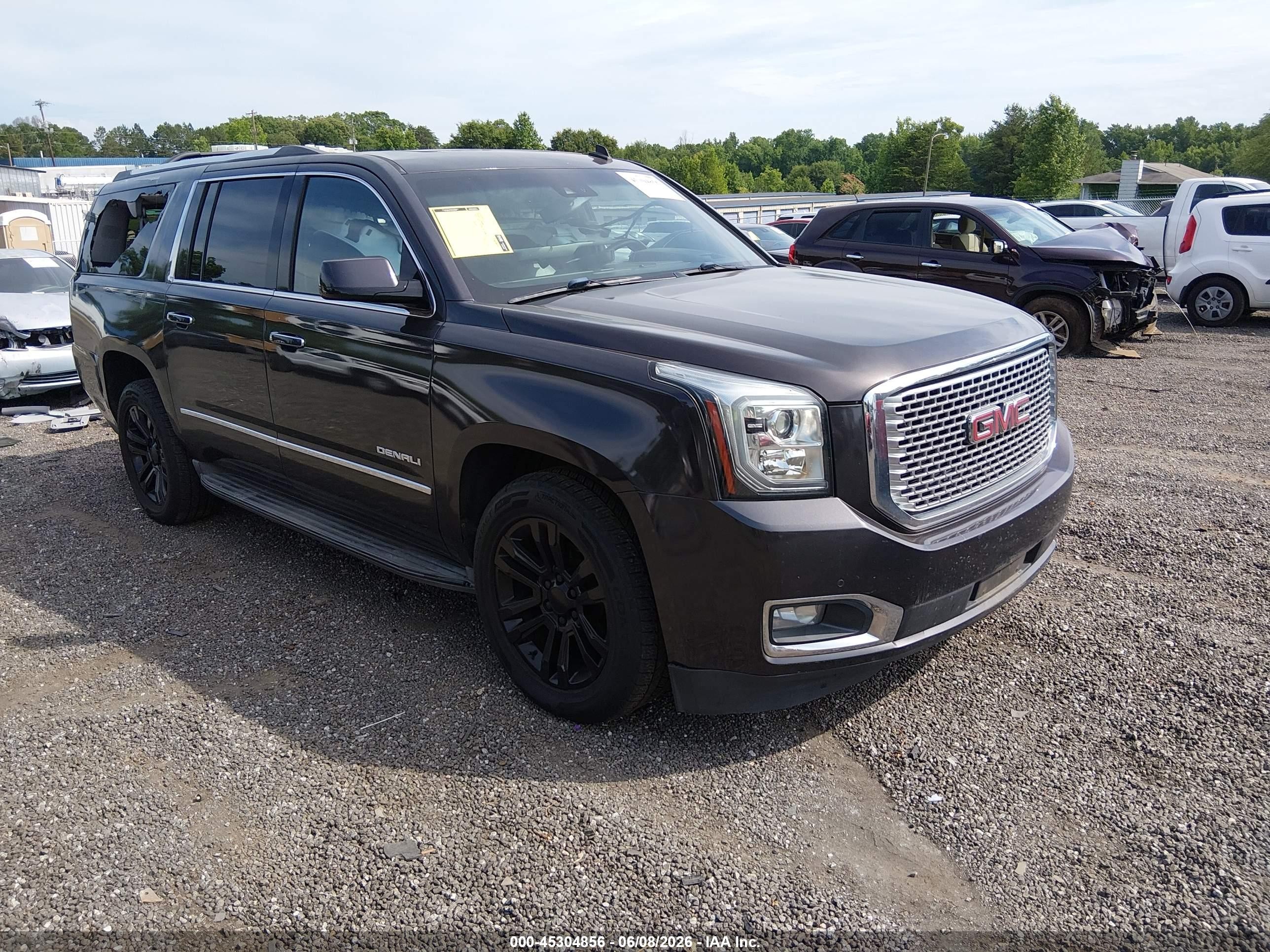 2015 GMC Yukon XL Denali, VIN 1GKS2JKJ6FR182679 — Roof